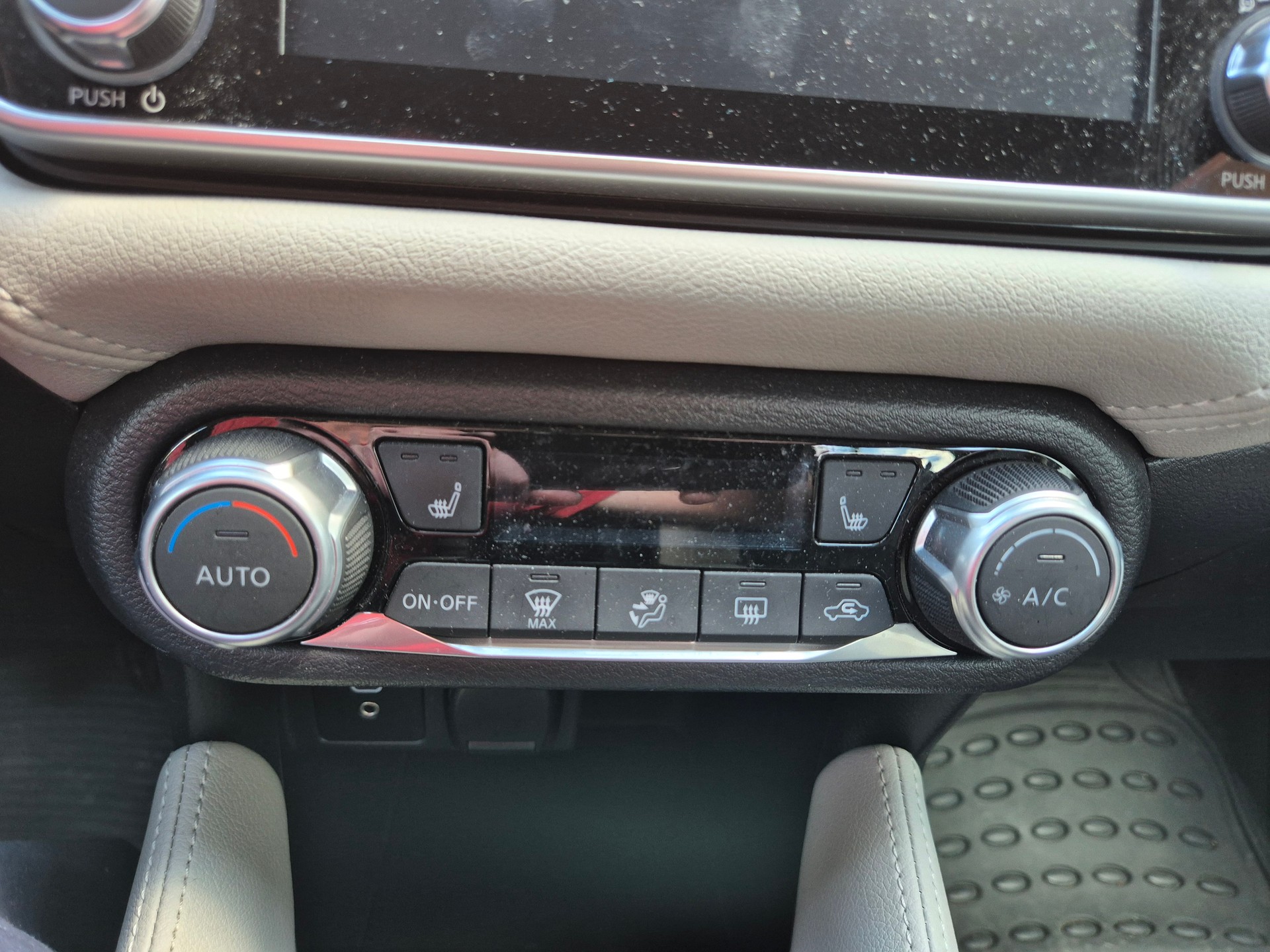 NISSAN Micra IG-T tekna-image-11