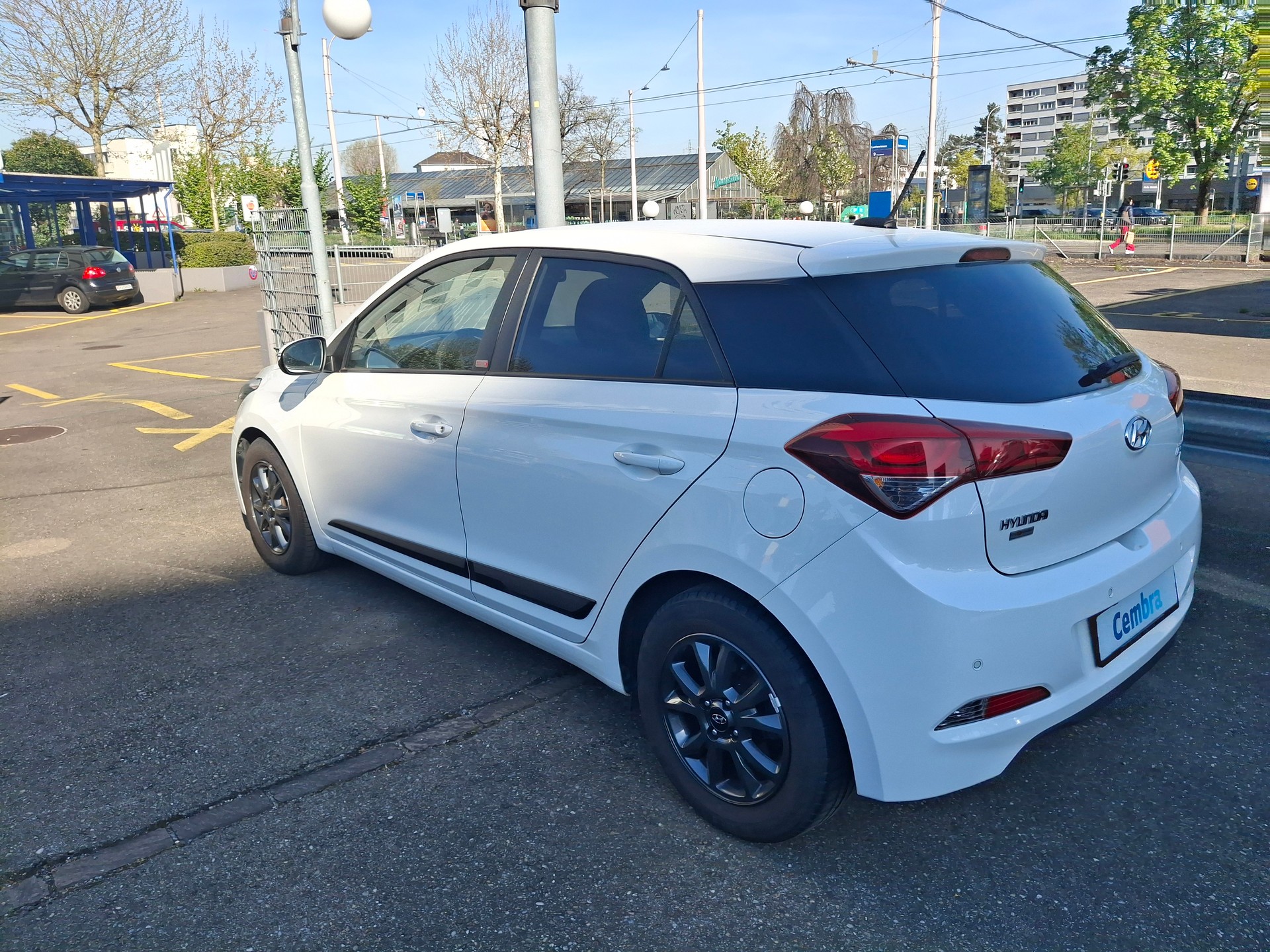 HYUNDAI i20 1.0 T-GDi Amplia-image-15