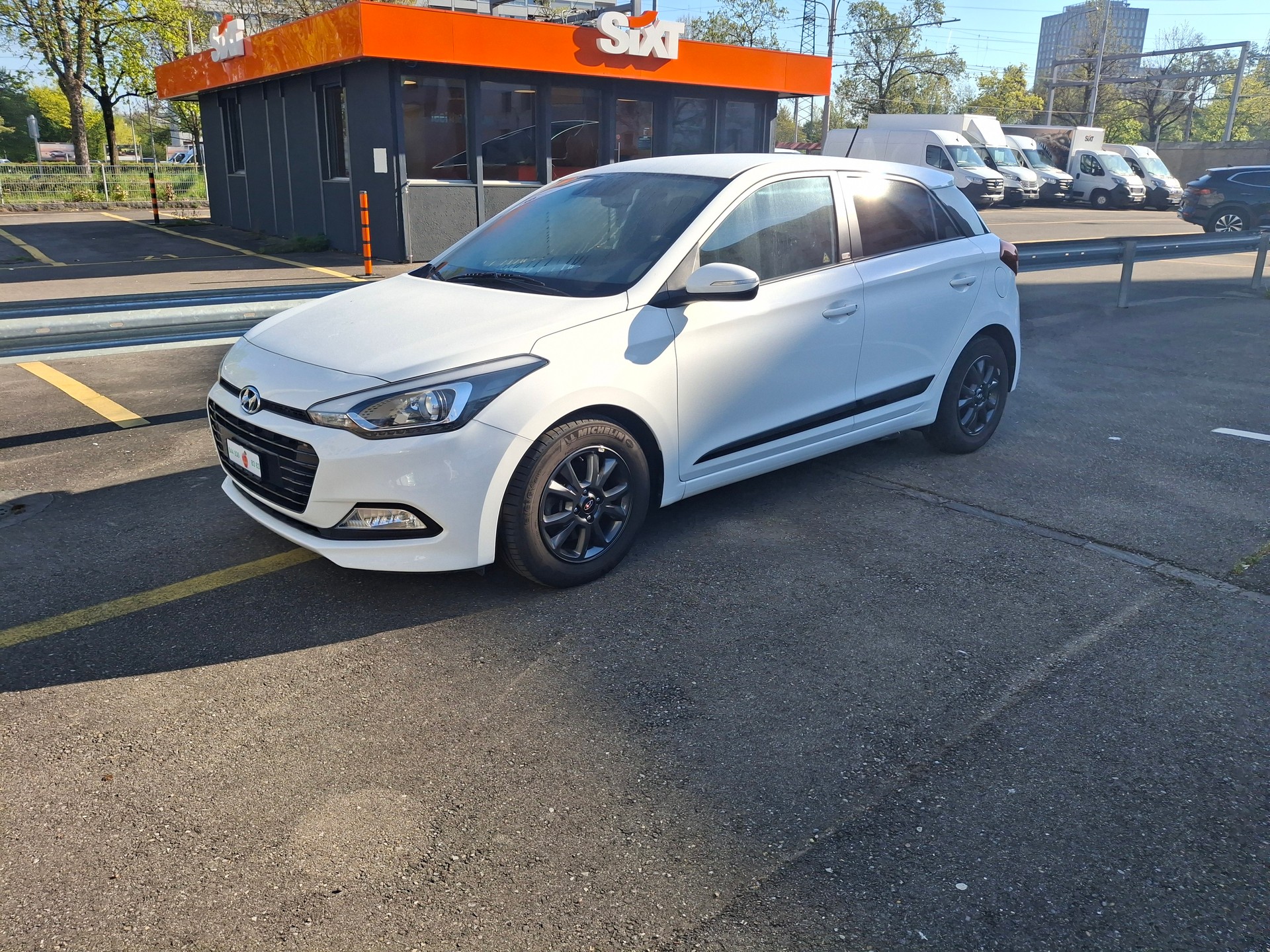 HYUNDAI i20 1.0 T-GDi Amplia-showroom-element-2