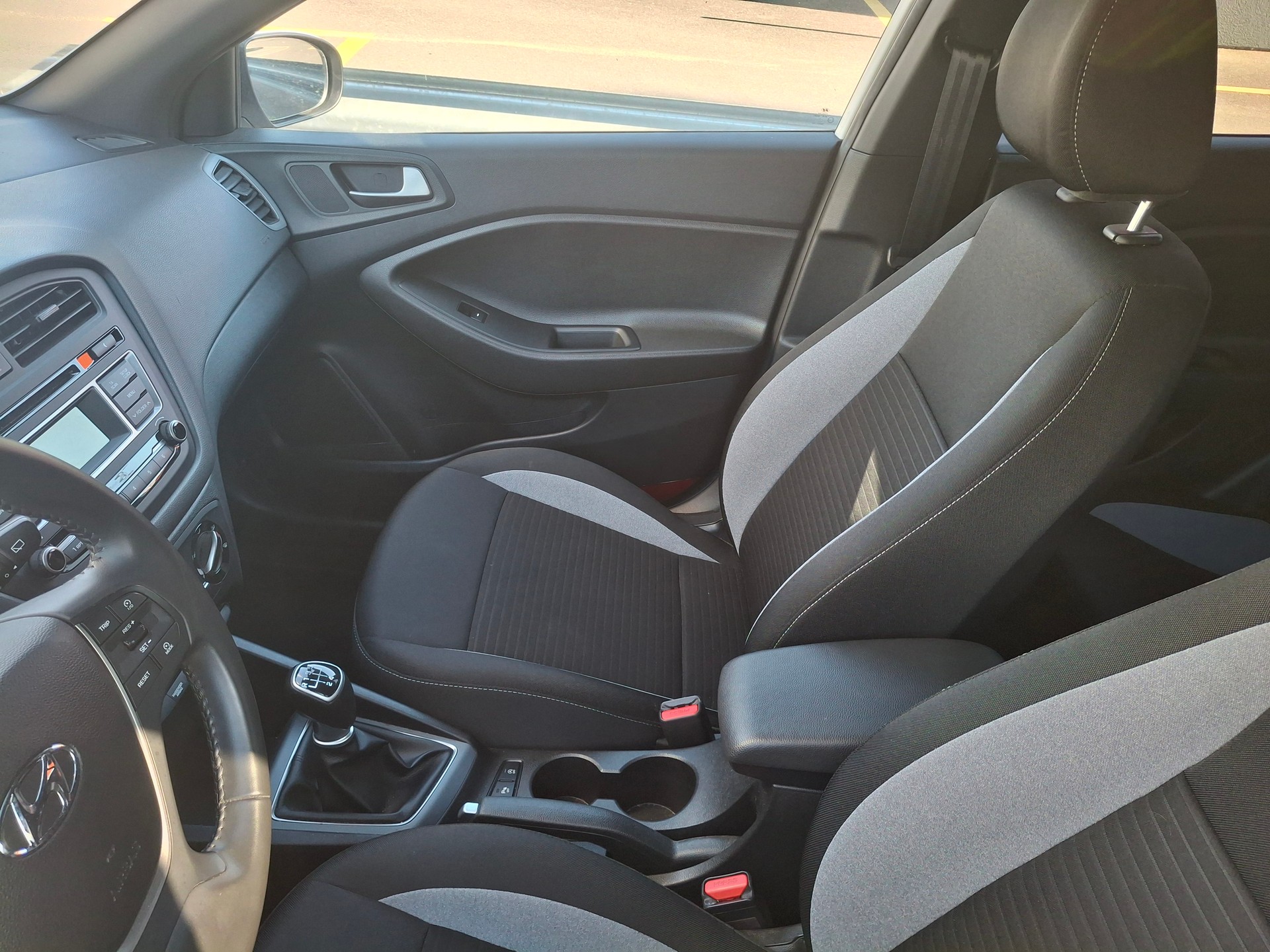 HYUNDAI i20 1.0 T-GDi Amplia-image-20