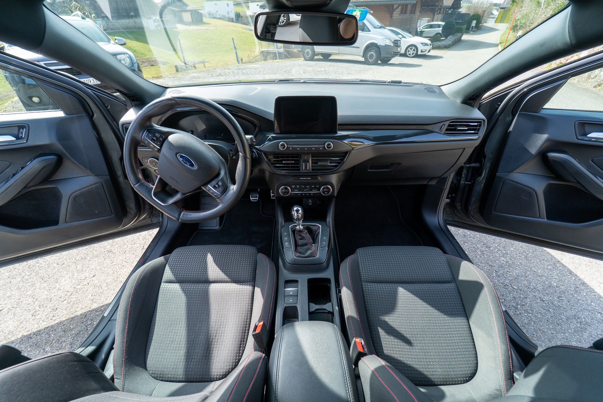 FORD Focus 1.0 SCTi ST-Line-image-3