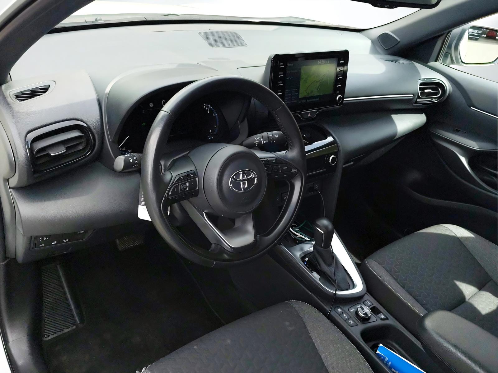 TOYOTA Yaris Cross 1.5 VVT-i HSD Trend AWD-i-image-8