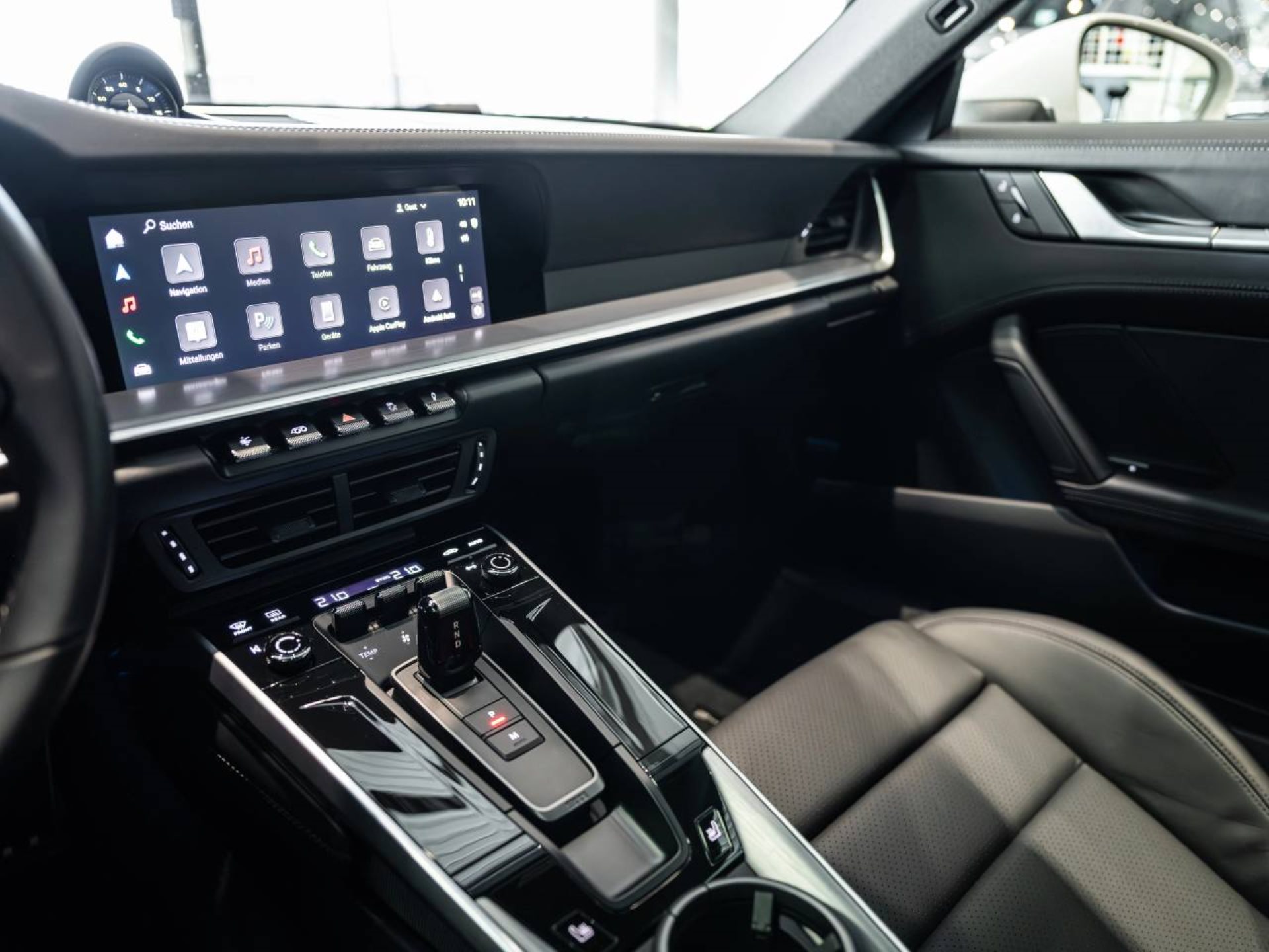 PORSCHE 911 Carrera S-image-14