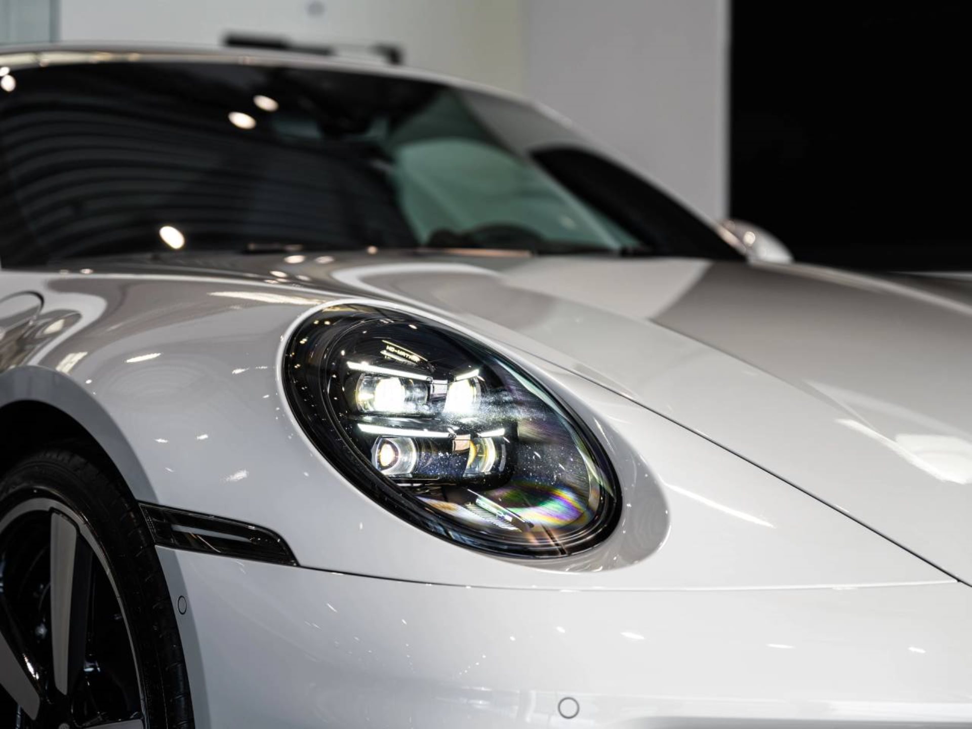 PORSCHE 911 Carrera S-image-21