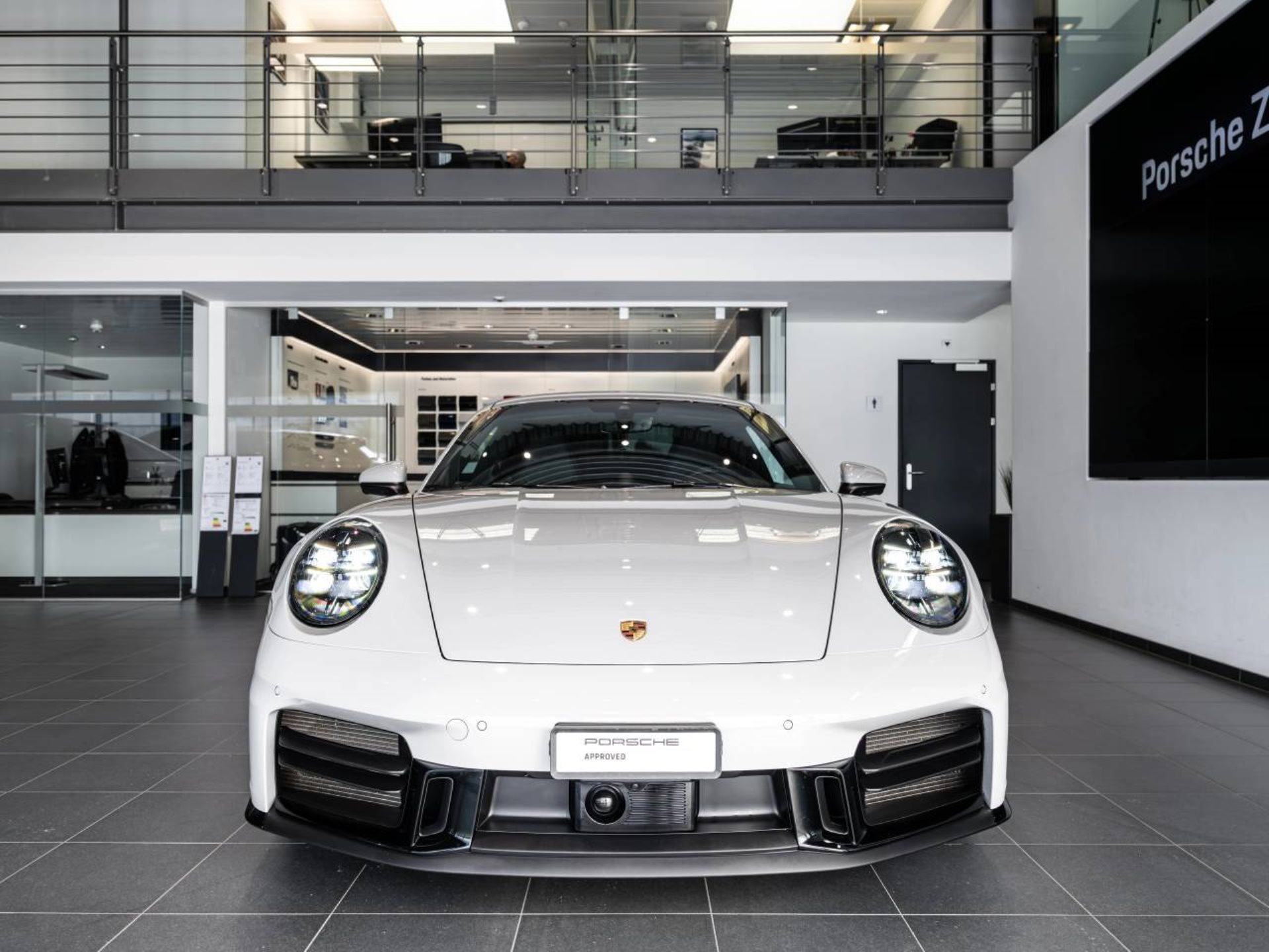 PORSCHE 911 Carrera S-image-8