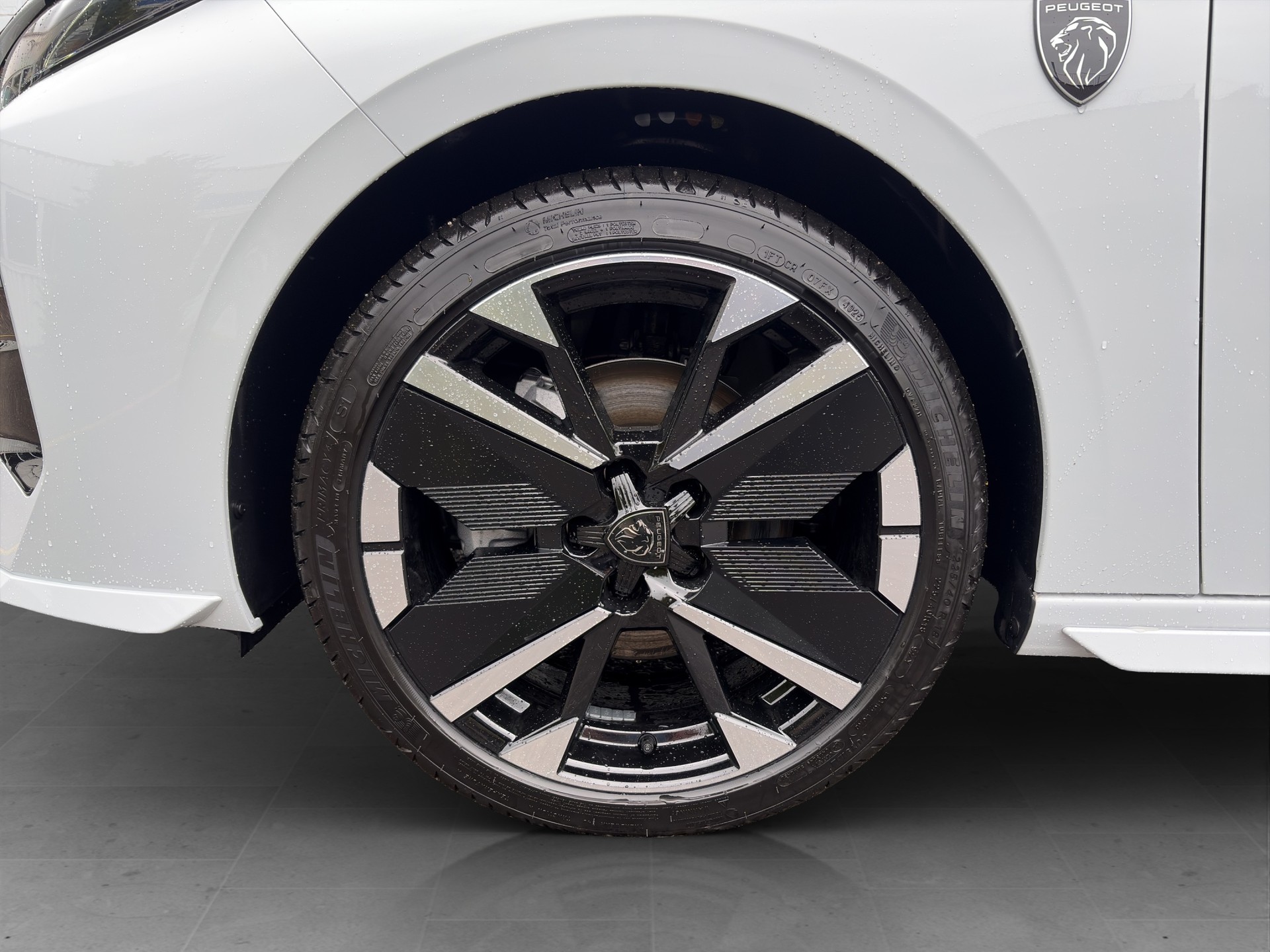 PEUGEOT 308 1.2 HEV GT-image-9