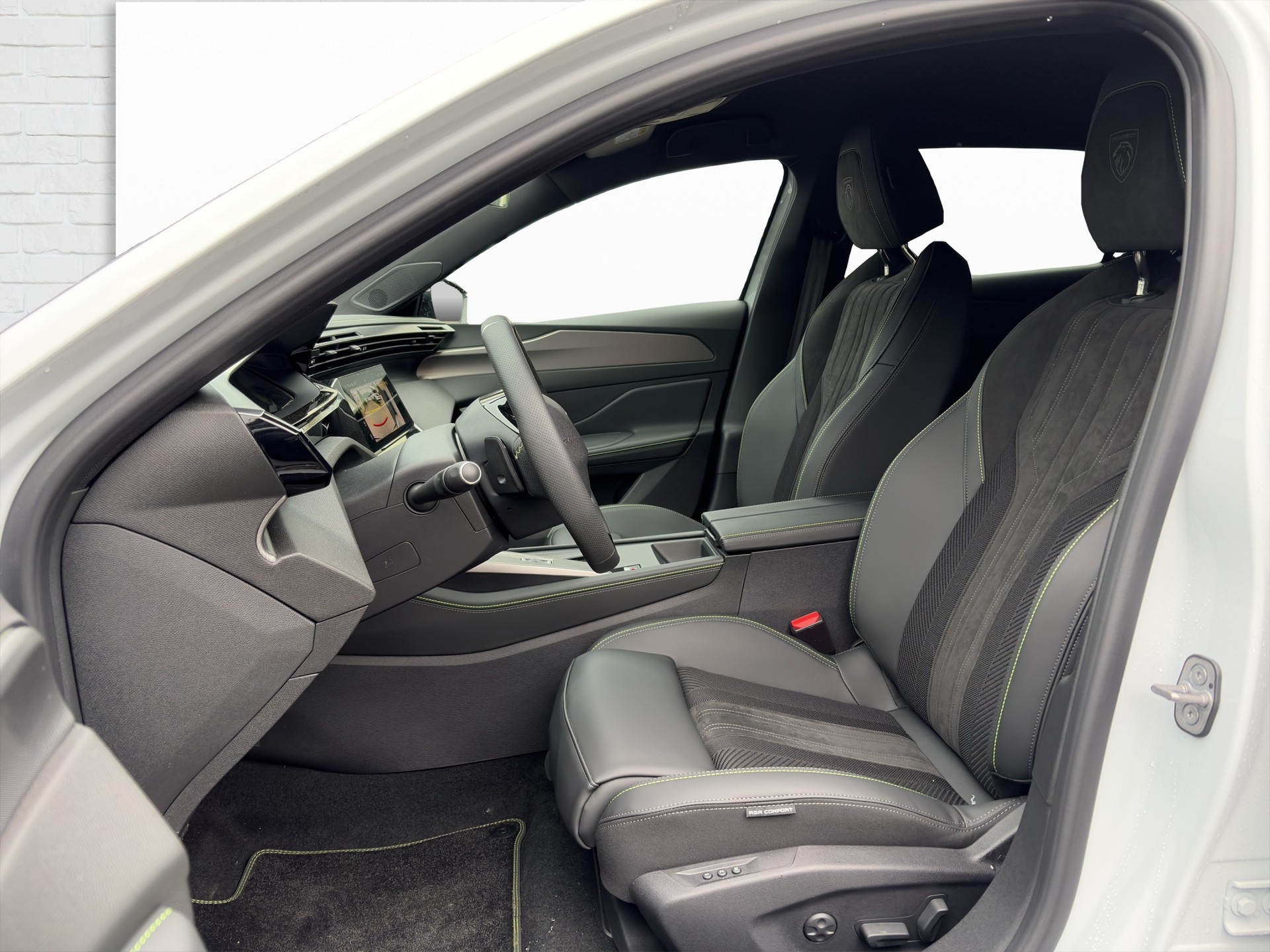 PEUGEOT 308 1.2 HEV GT-showroom-element-3