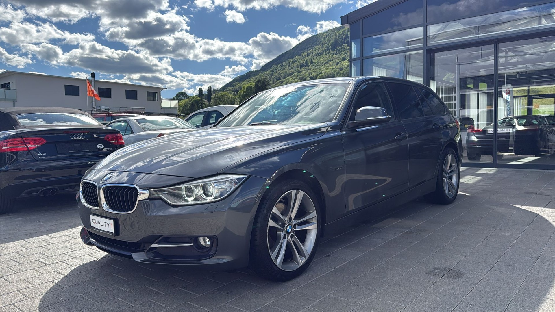 BMW 320d xDrive Touring Sport Line Steptronic-showroom-element-2