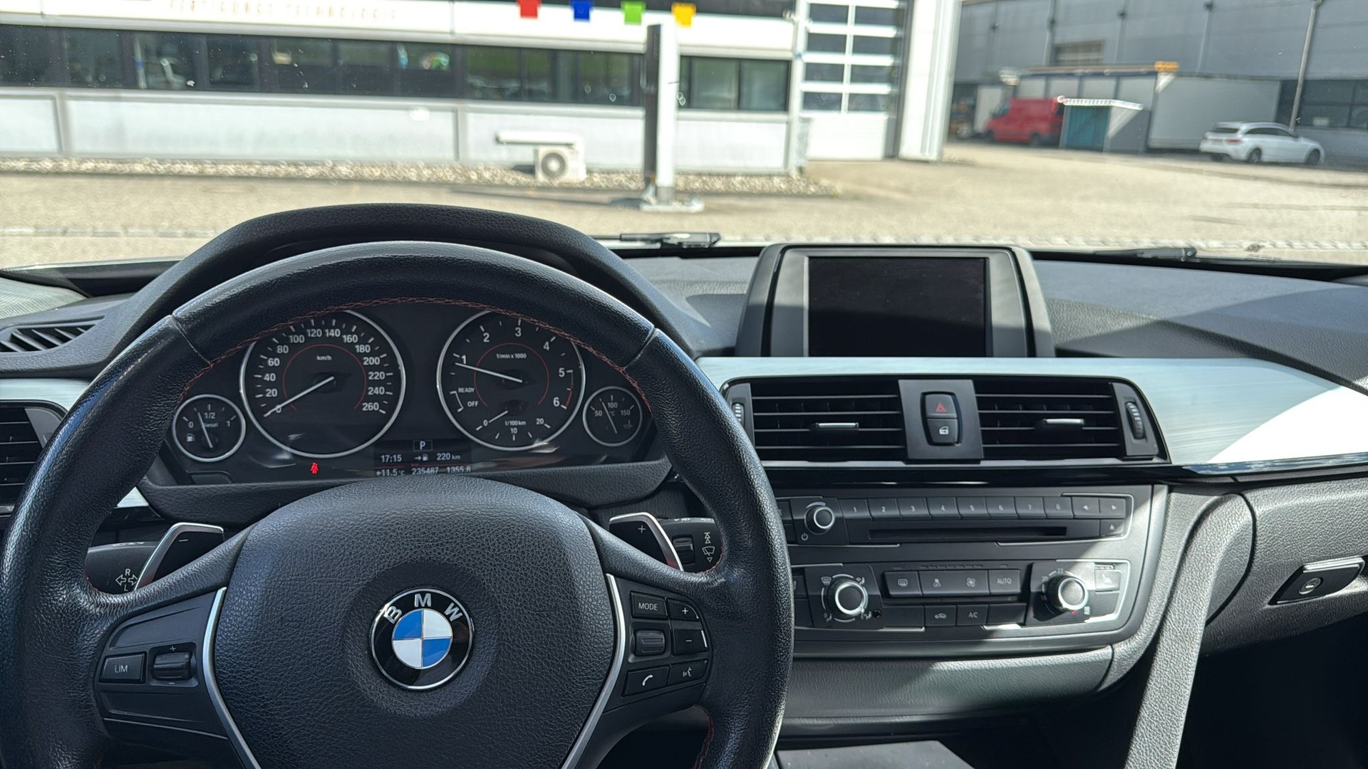 BMW 320d xDrive Touring Sport Line Steptronic-image-21