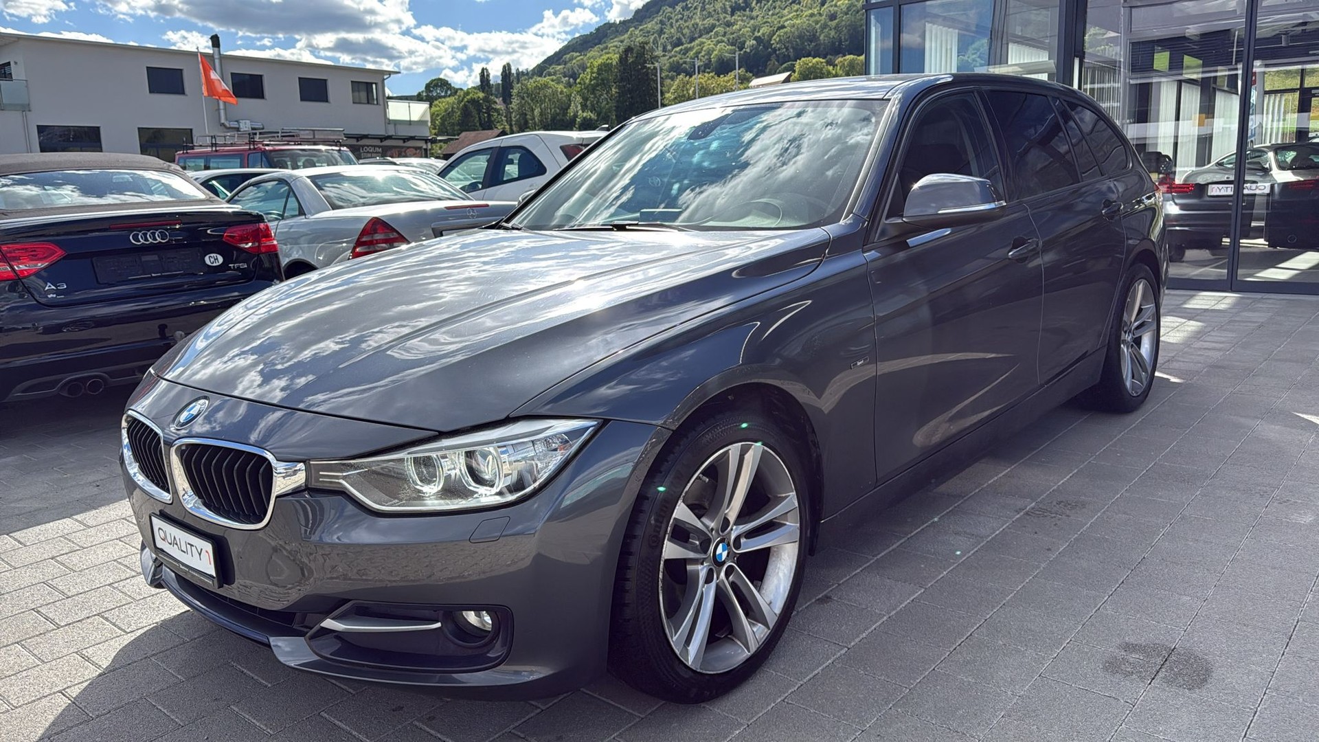 BMW 320d xDrive Touring Sport Line Steptronic-showroom-element-1