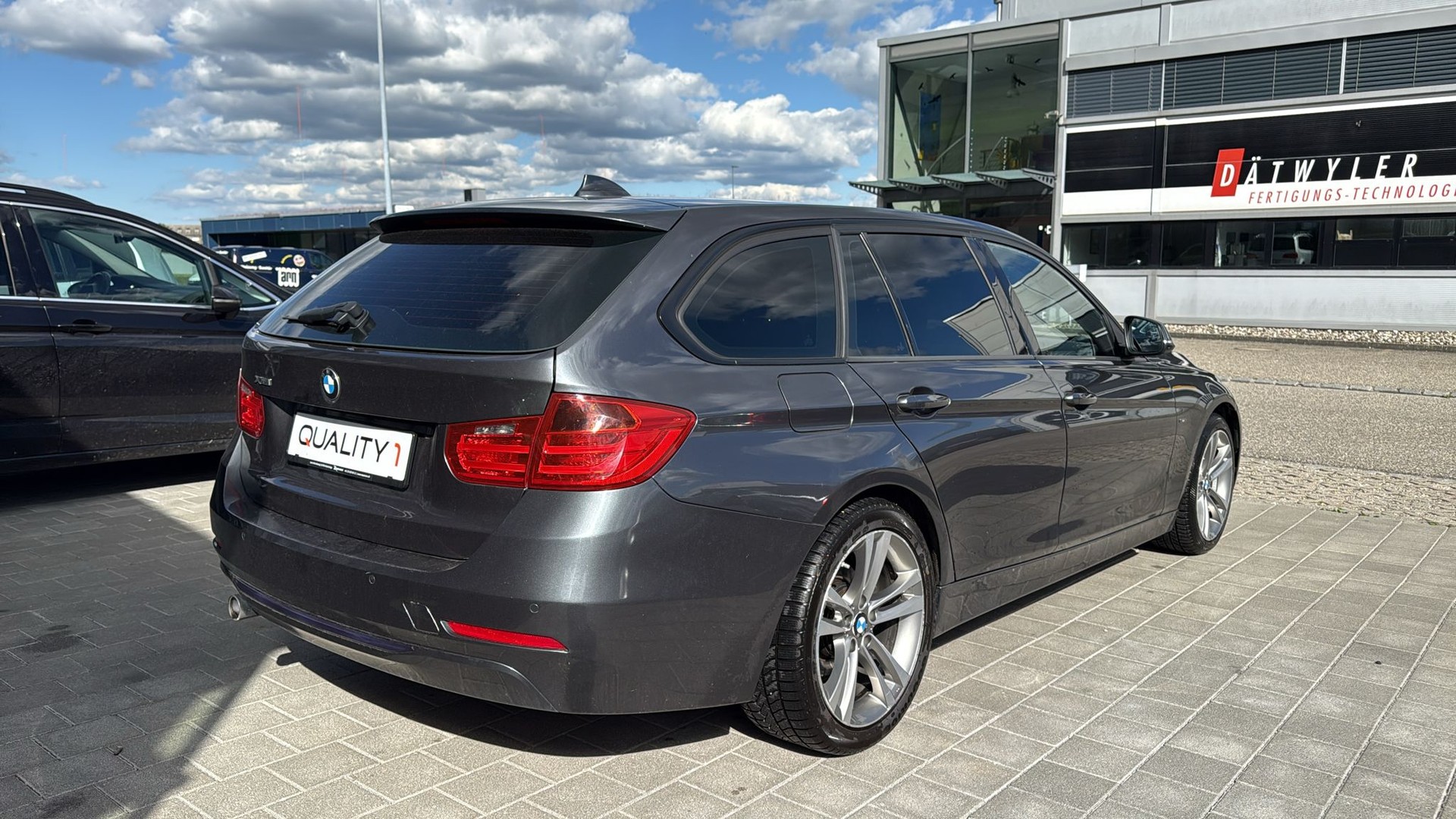 BMW 320d xDrive Touring Sport Line Steptronic-image-11
