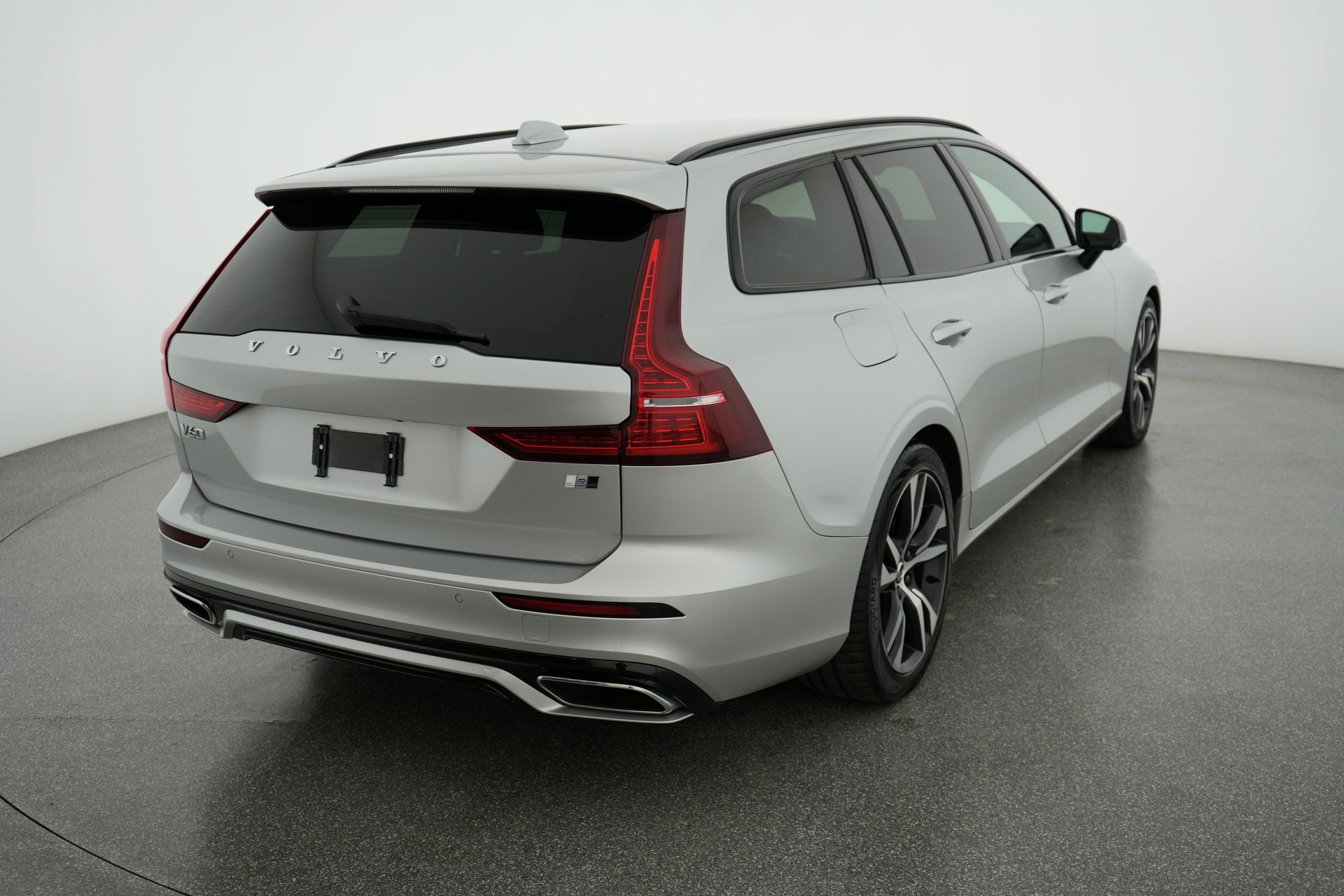 VOLVO V60 2.0 D4 R-Design AWD-image-6