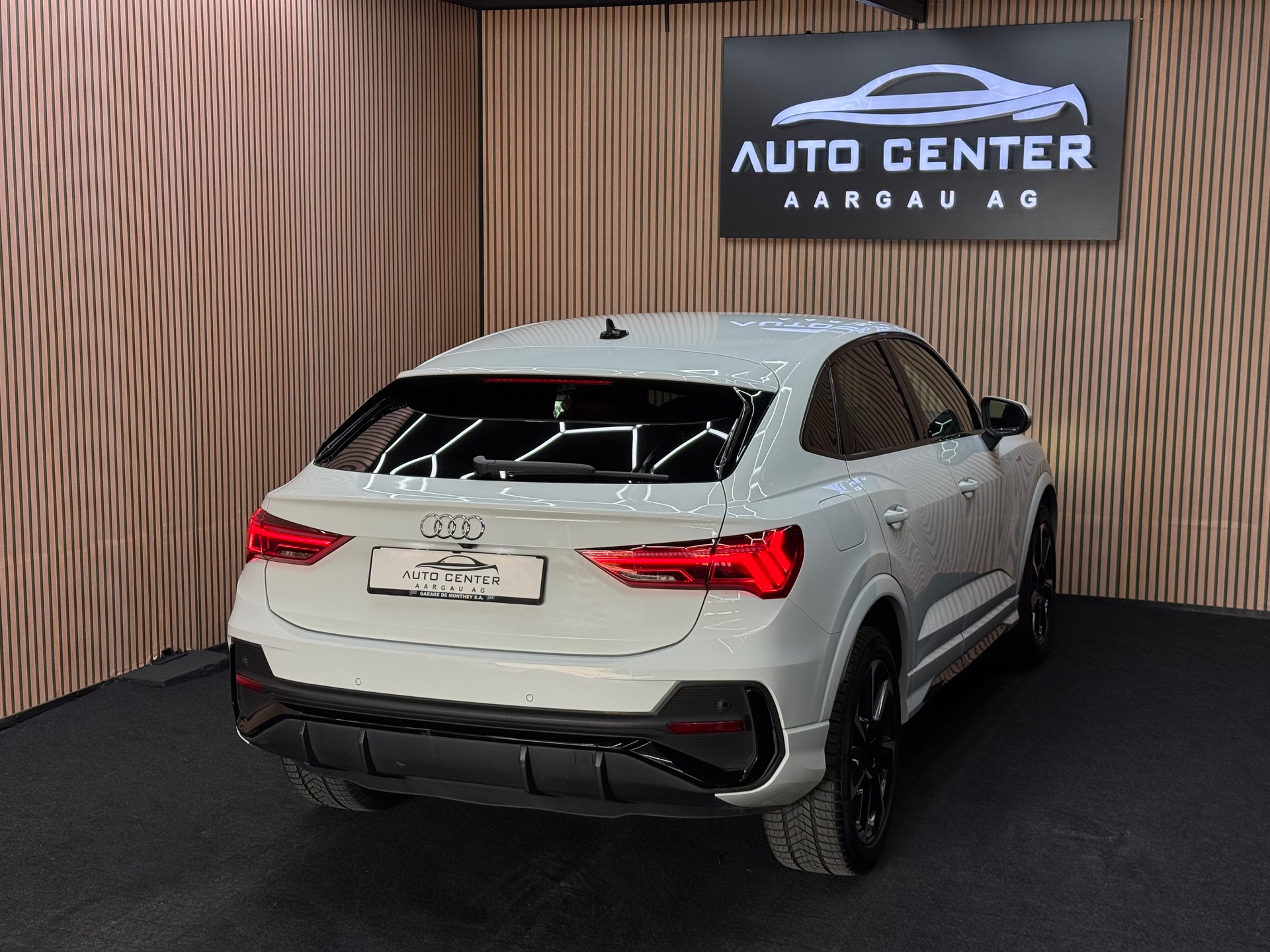AUDI Q3 Sportback 2.0 35 TDI S line quattro S-Tronic | 1 Jahr Garantie | Facelift | *ab CHF 249.-/ Monat*-showroom-element-3