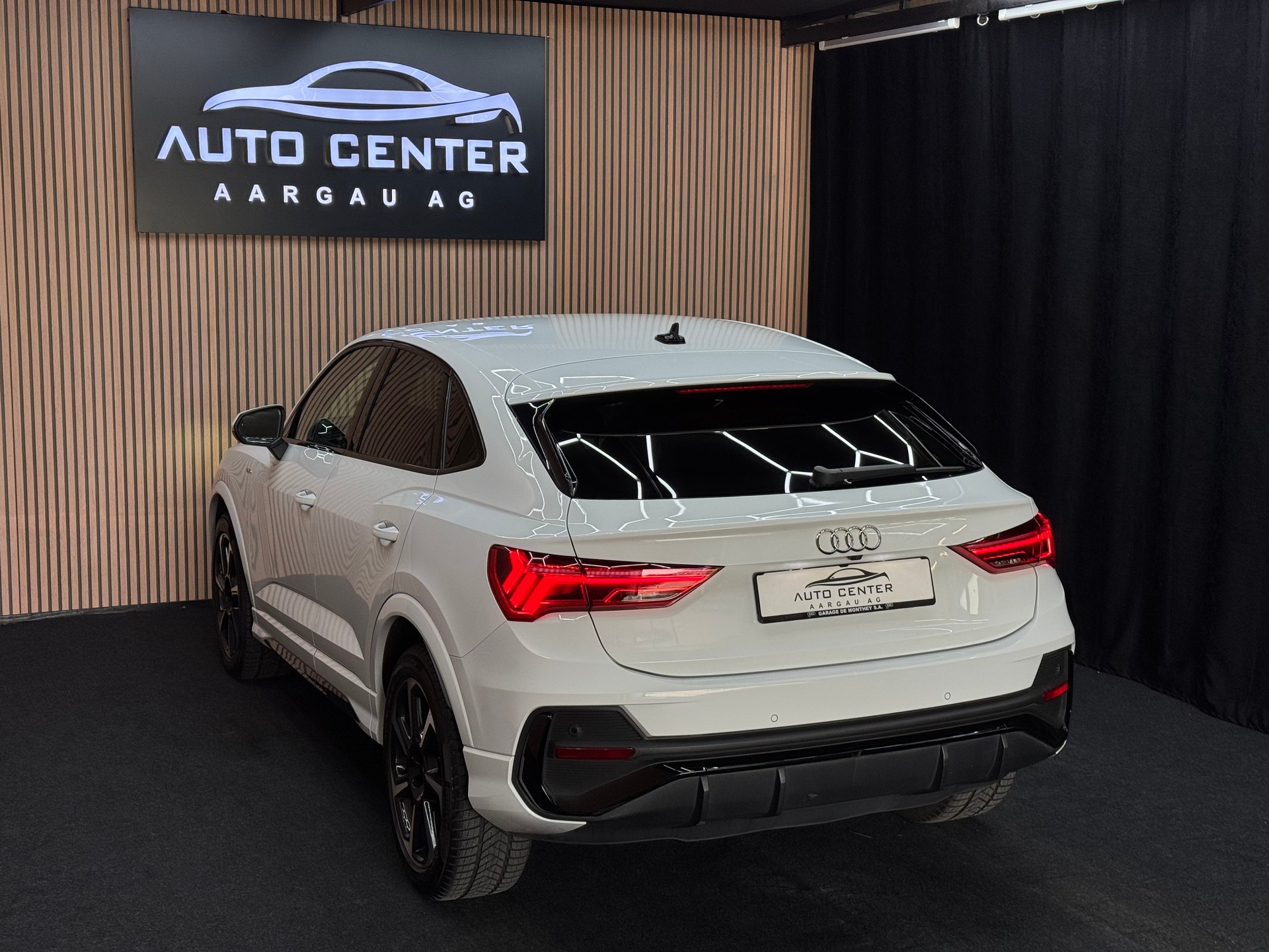 AUDI Q3 Sportback 2.0 35 TDI S line quattro S-Tronic | 1 Jahr Garantie | Facelift | *ab CHF 249.-/ Monat*-showroom-element-2