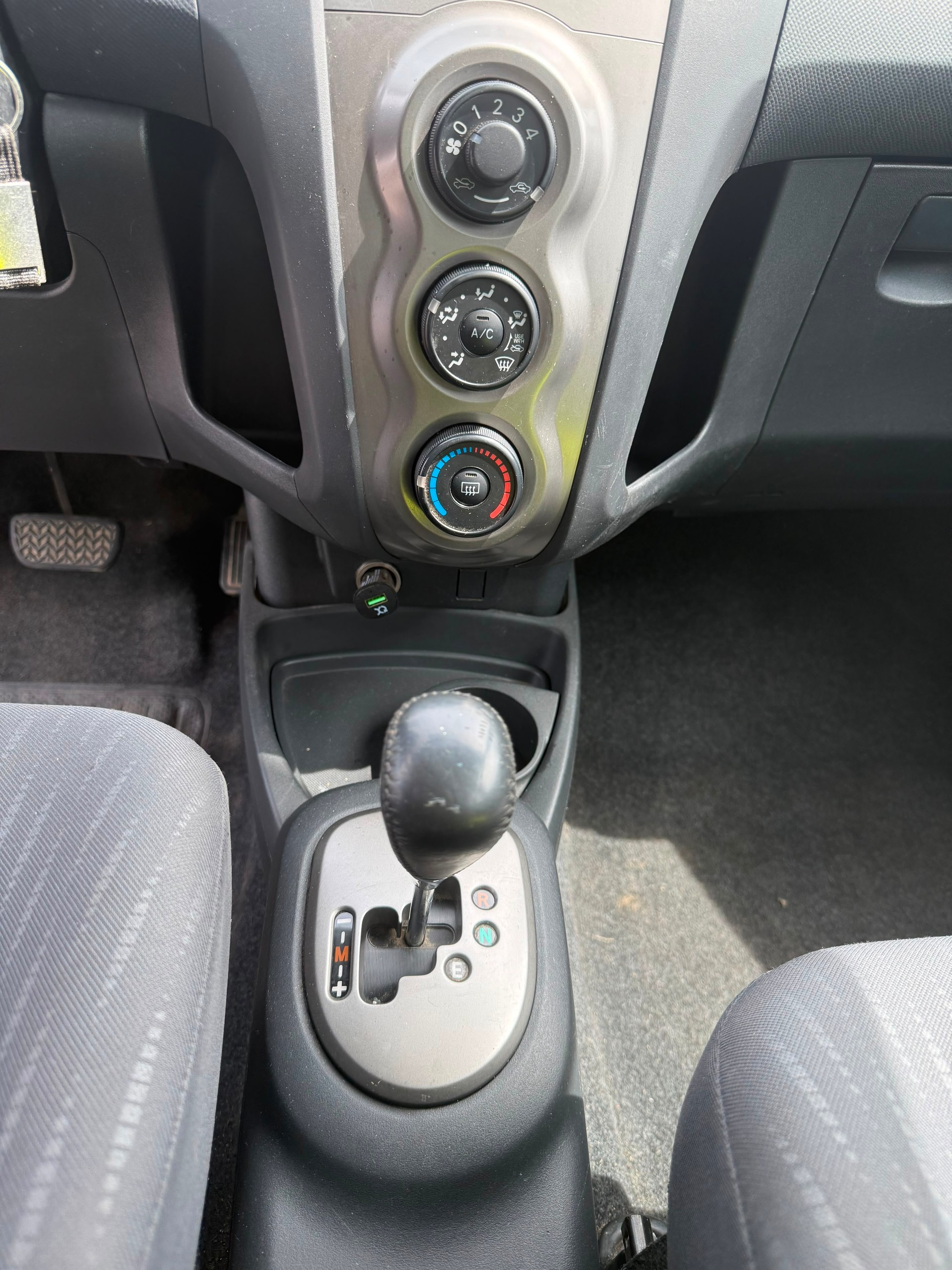 TOYOTA Yaris 1.33 Linea Sol Multimode-image-9