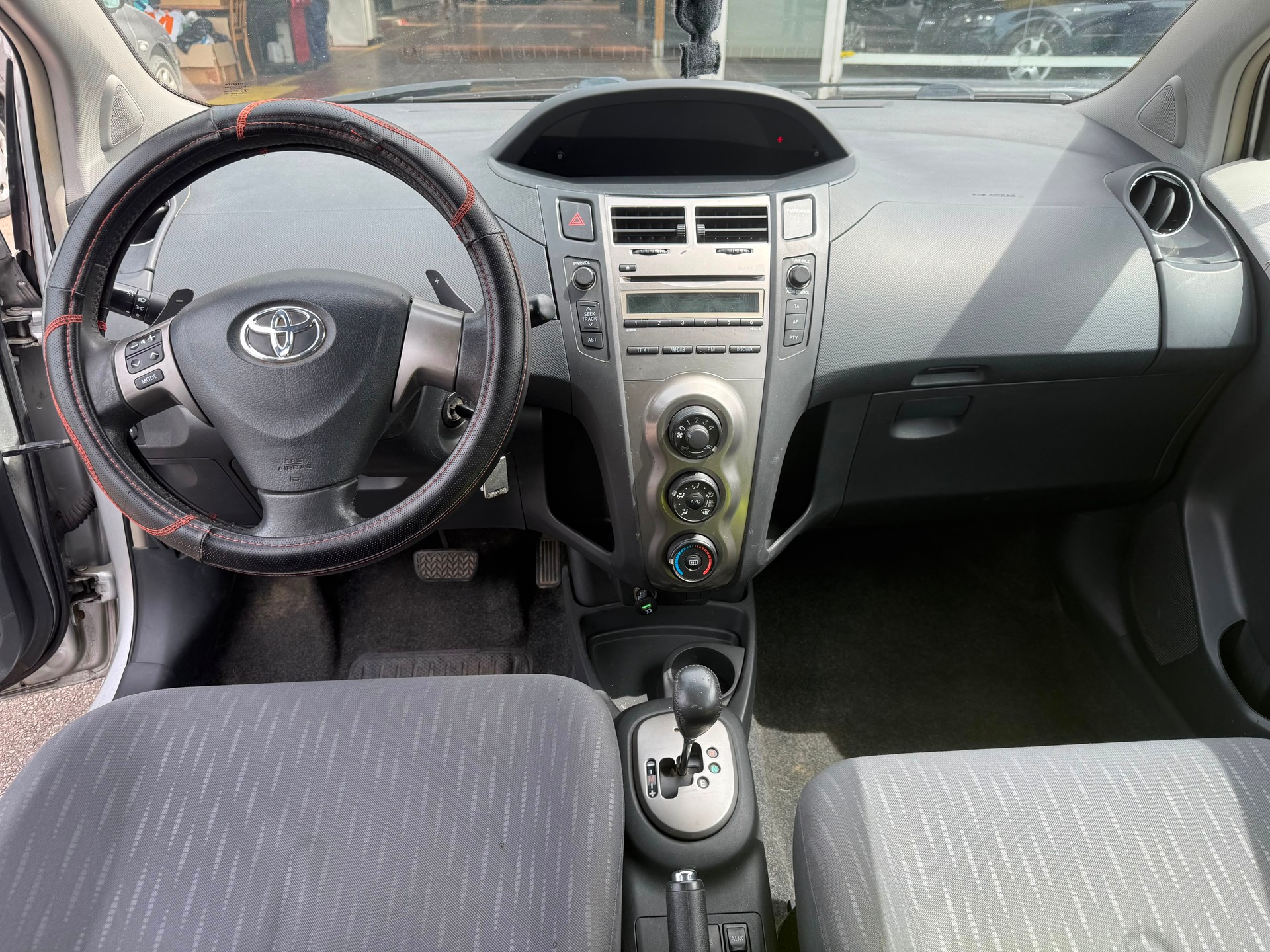 TOYOTA Yaris 1.33 Linea Sol Multimode-image-8
