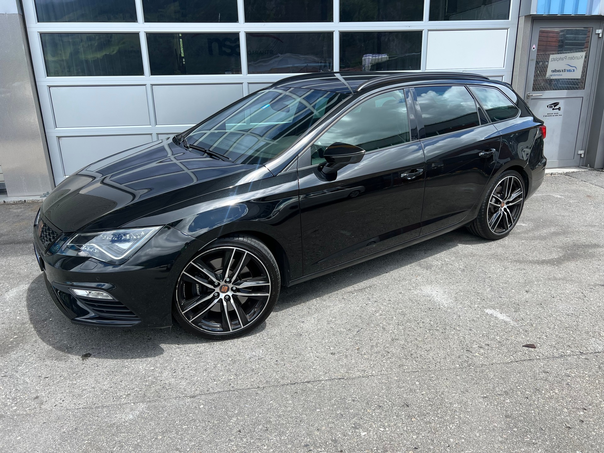 SEAT Leon ST 2.0 TSI Cupra 300 4x4 DSG* Navigation * Rückfahrtkamera * Teilleder * frisch ab MFK * 12/24 Mt. Garantie möglich ***-showroom-element-2