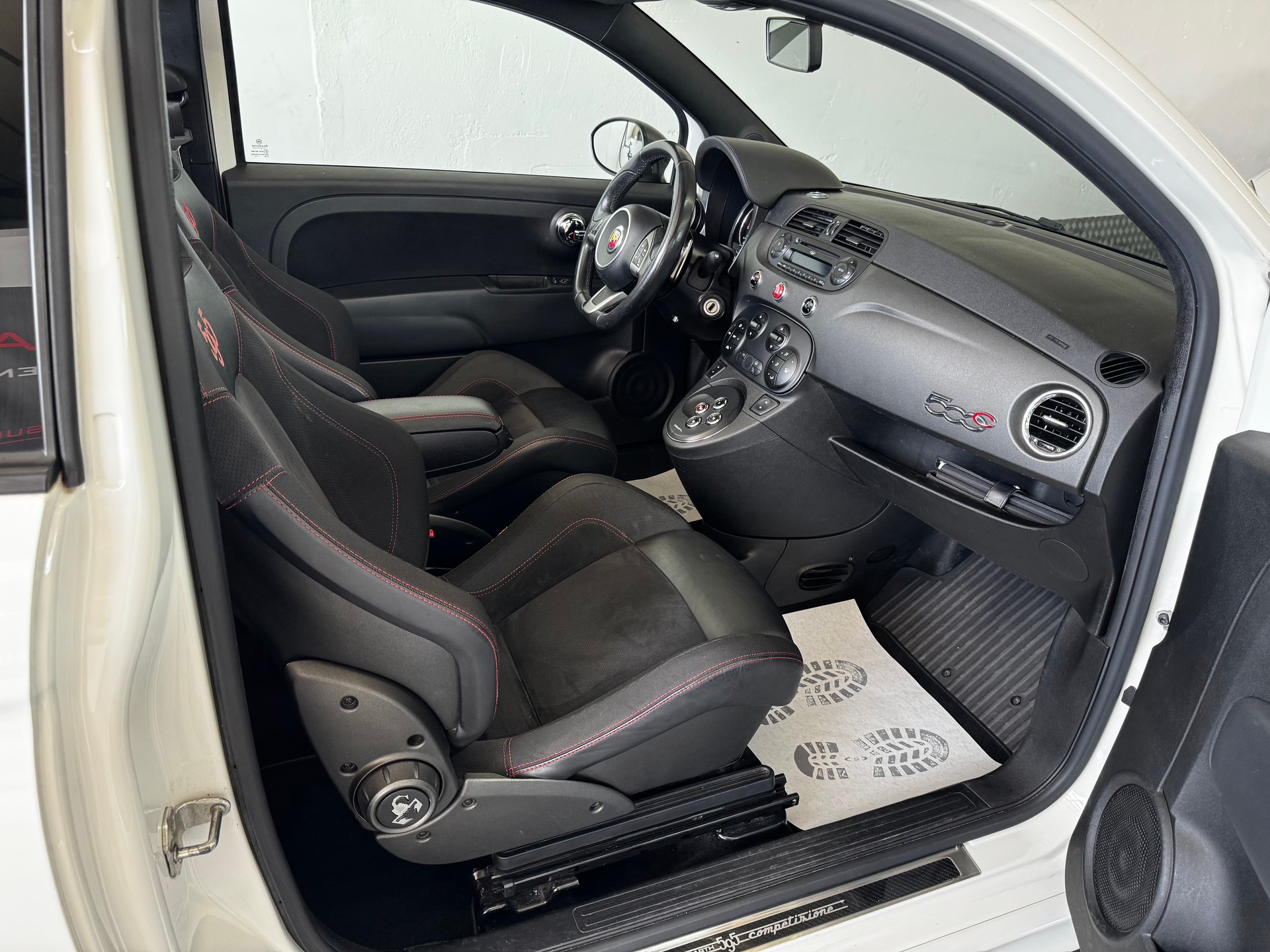 FIAT 595C 1.4 16V Turbo Abarth Competizione Dualogic-image-22