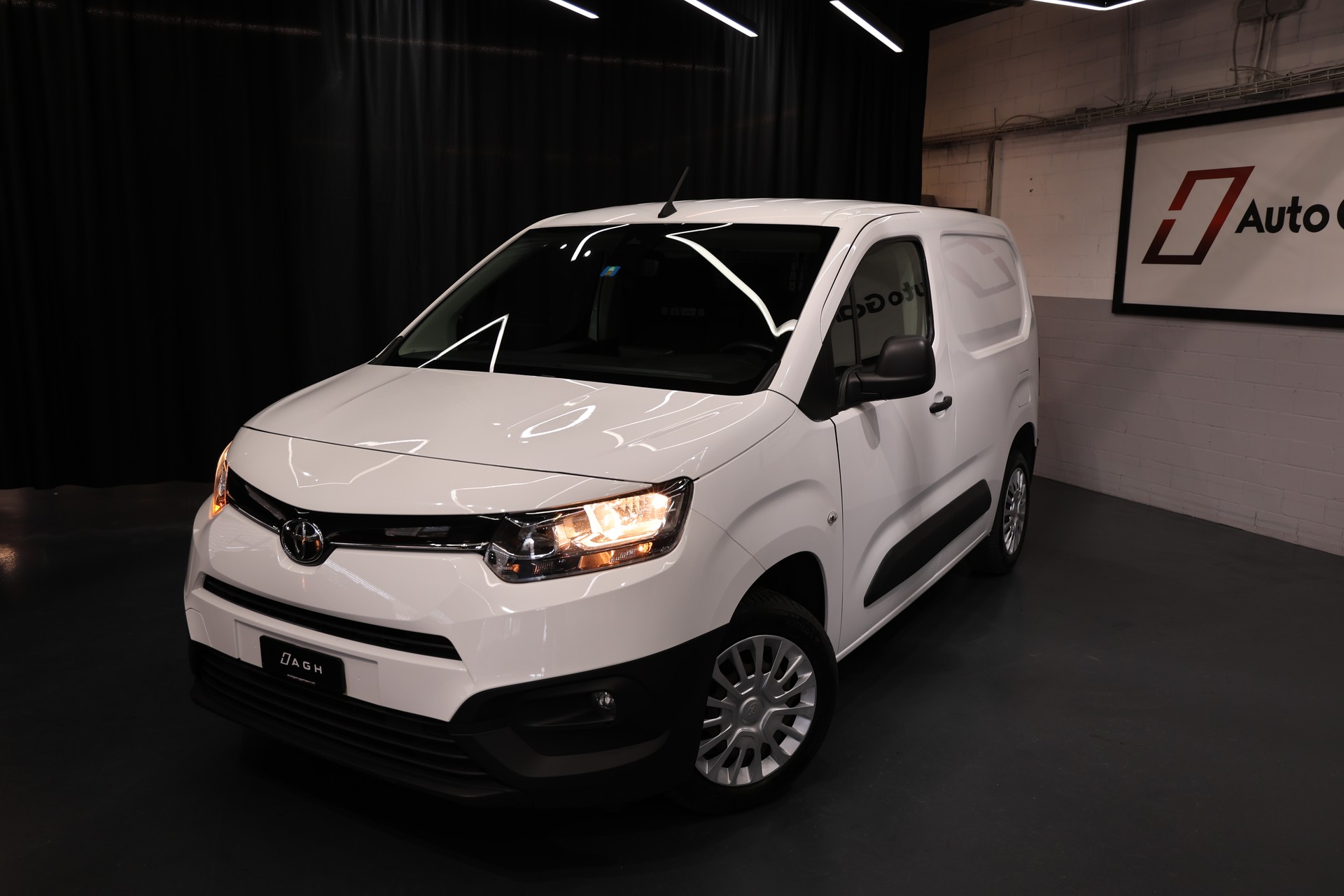TOYOTA Proace City Van 1.5D Active Long Automatik Klima-showroom-element-1