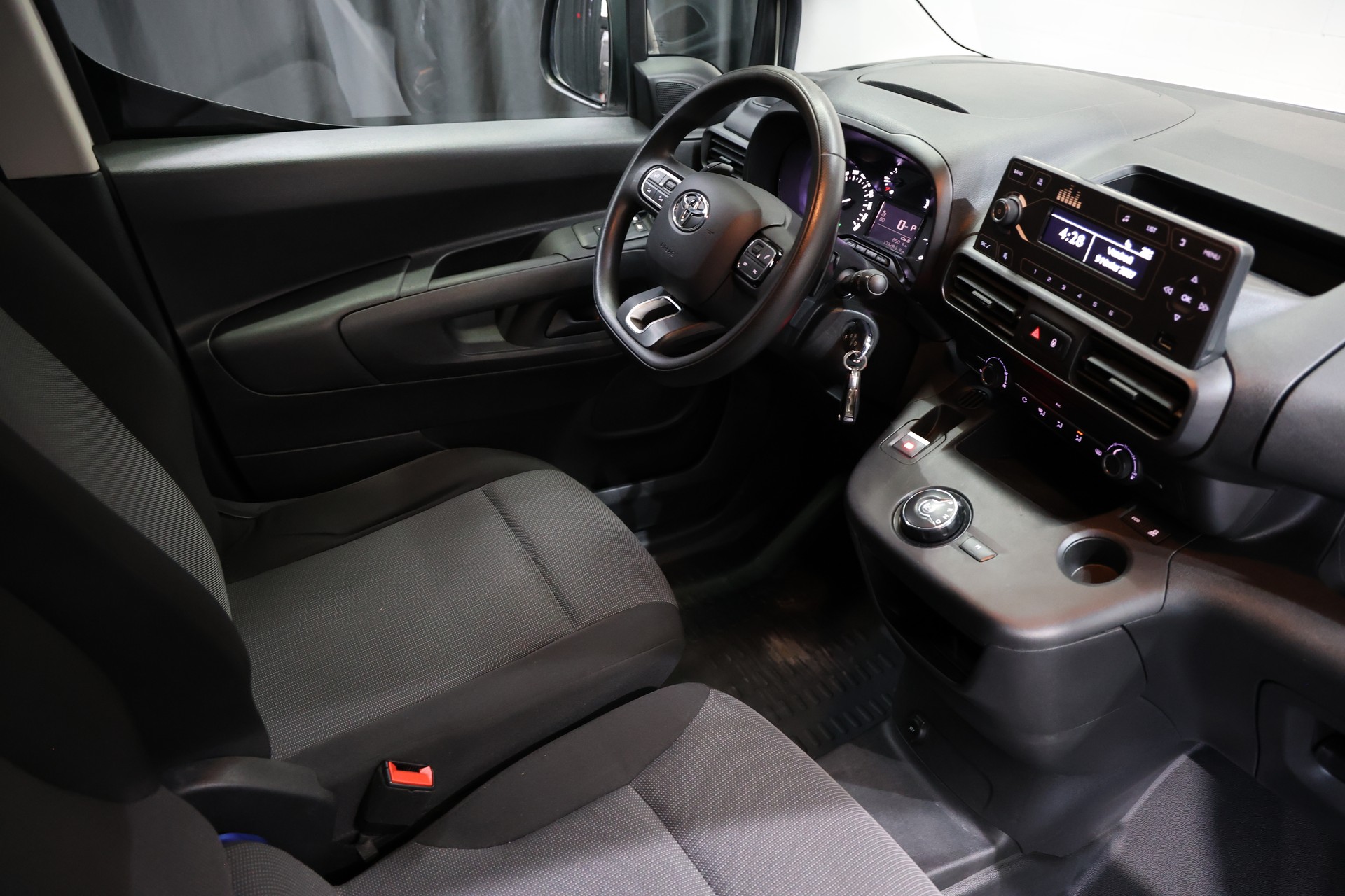 TOYOTA Proace City Van 1.5D Active Long Automatik Klima-showroom-element-3