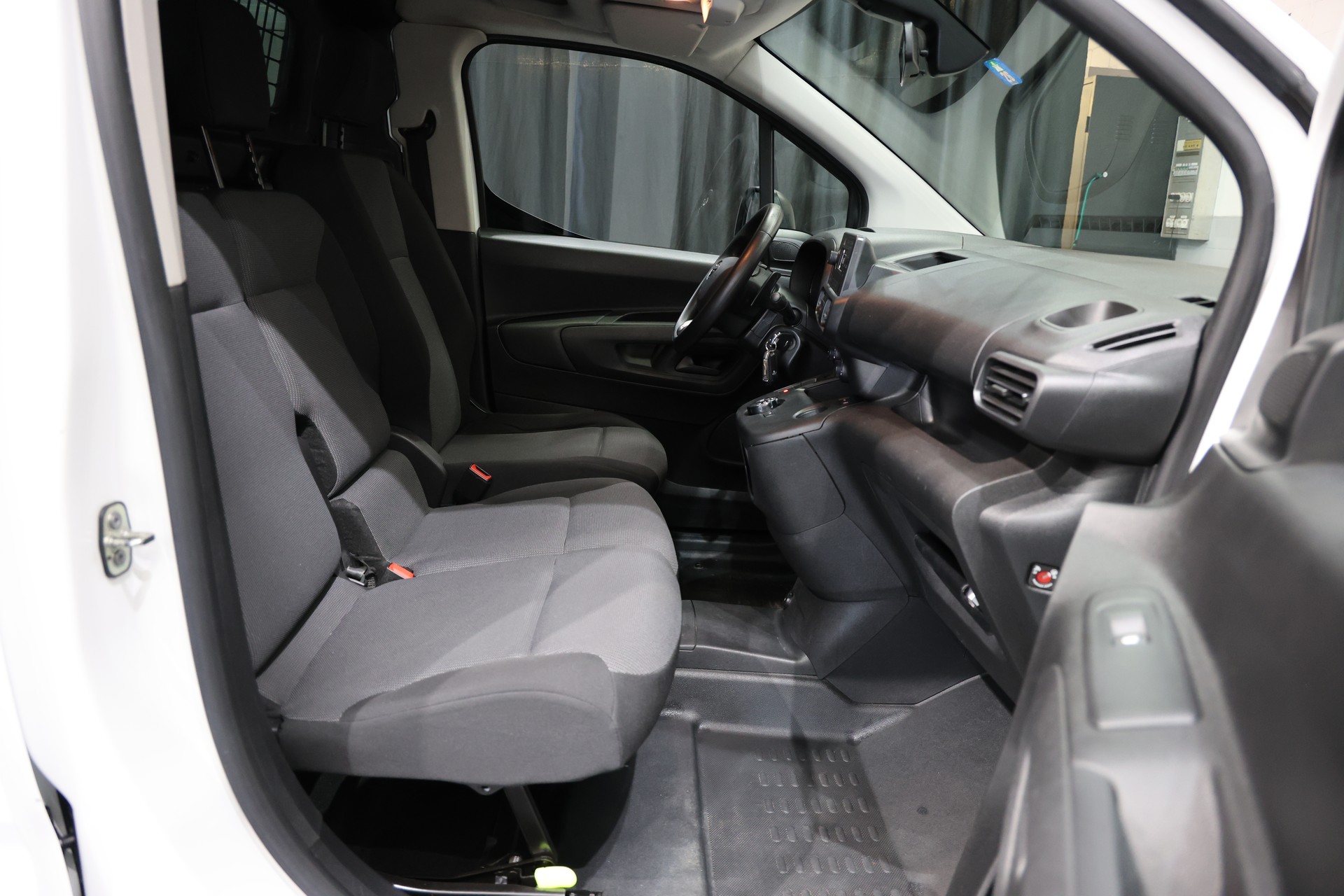 TOYOTA Proace City Van 1.5D Active Long Automatik Klima-showroom-element-2