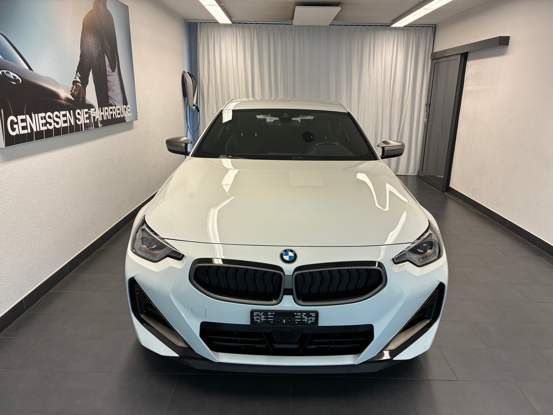 BMW M240i xDrive Coupé-showroom-element-1