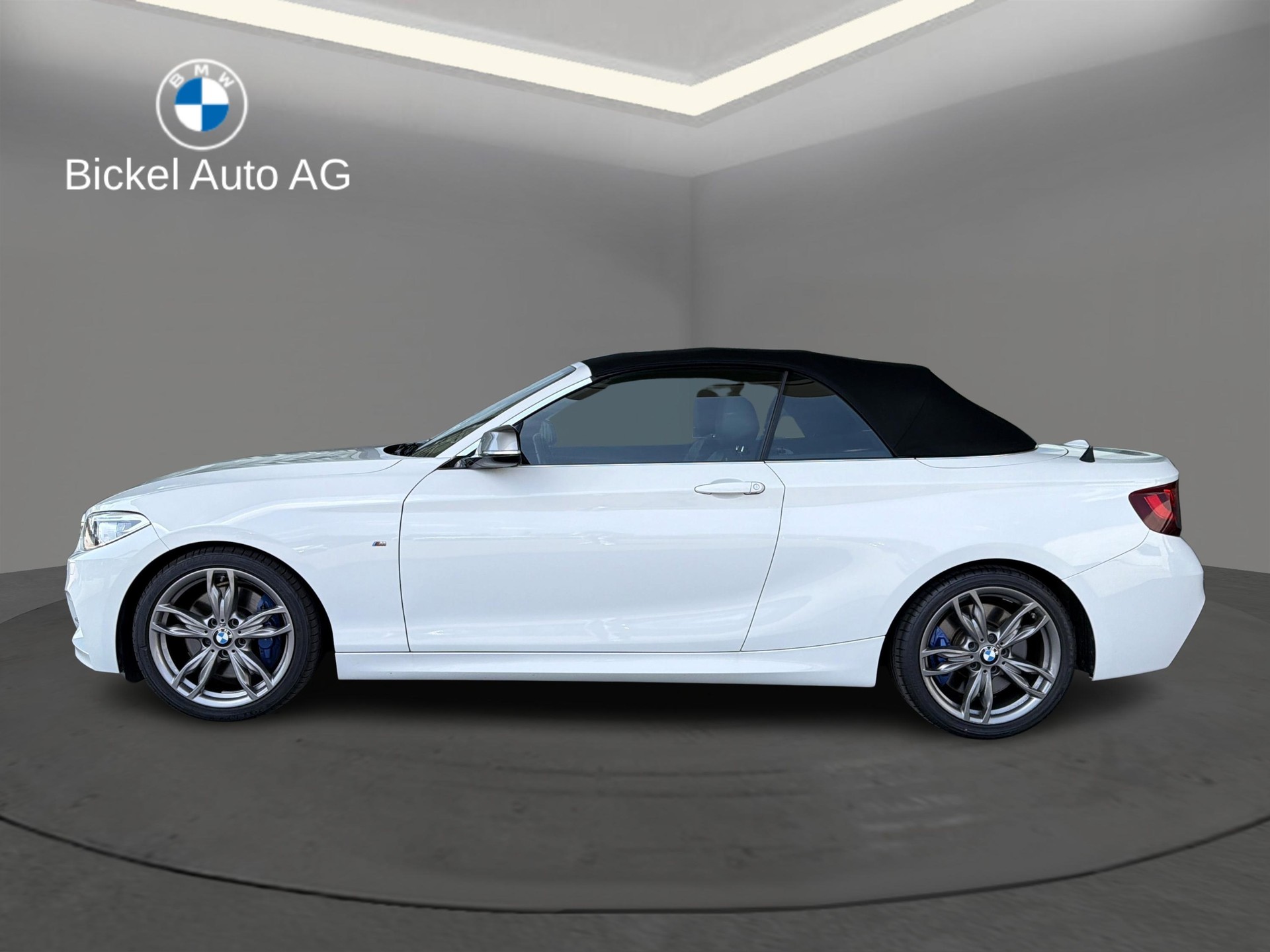 BMW M235i xDrive Cabrio-showroom-element-2