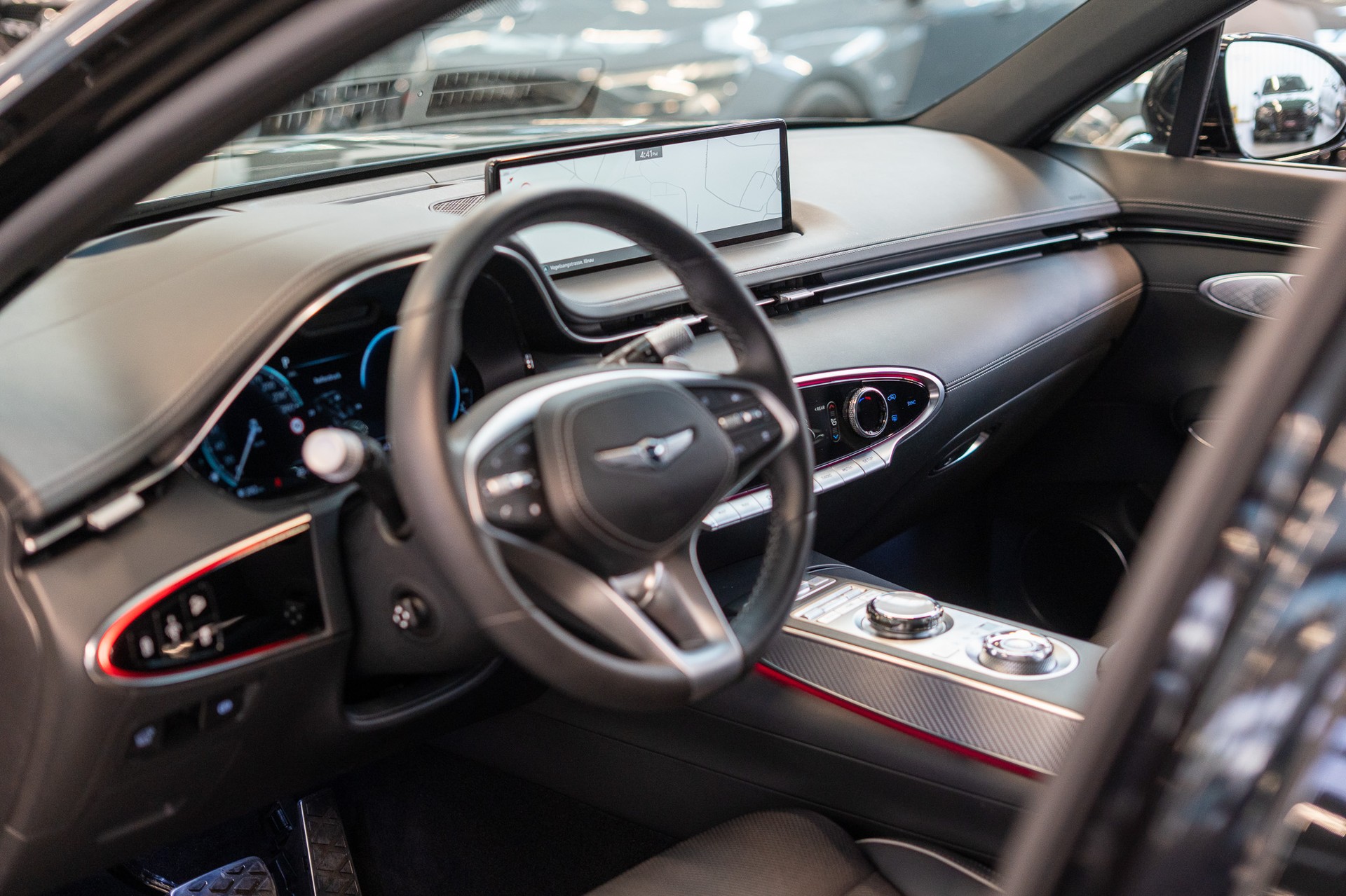 GENESIS GV70 2.5T Sport / Panorama-Glasdach / Massagesitz / 360°Kamera-image-12