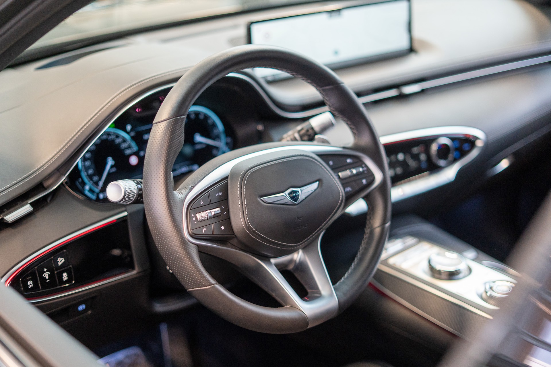 GENESIS GV70 2.5T Sport / Panorama-Glasdach / Massagesitz / 360°Kamera-image-11
