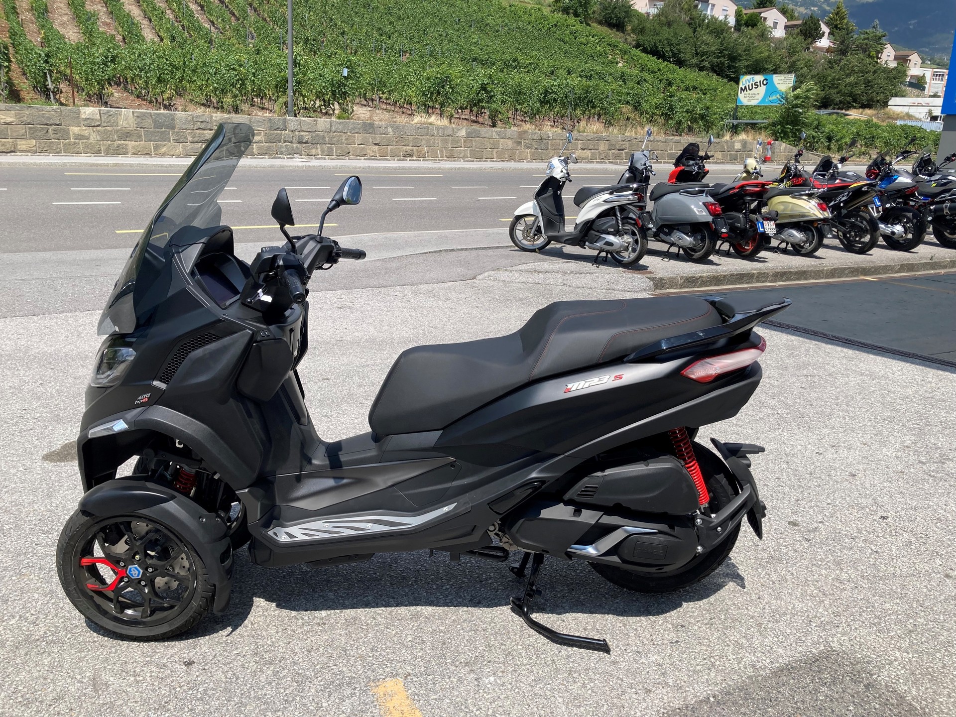 PIAGGIO MP3 400 Sport RST-image-1