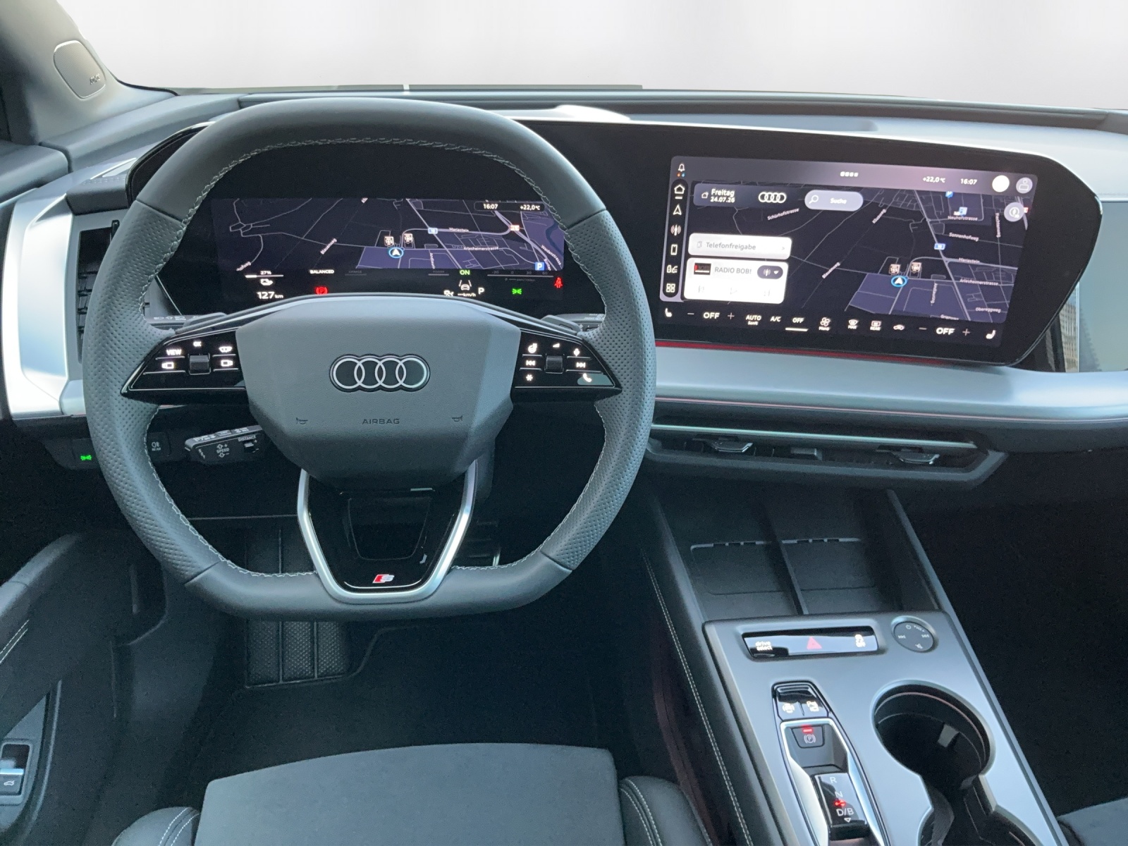 AUDI Q4 e-tron SUV quattro performance Swiss Ski-image-6