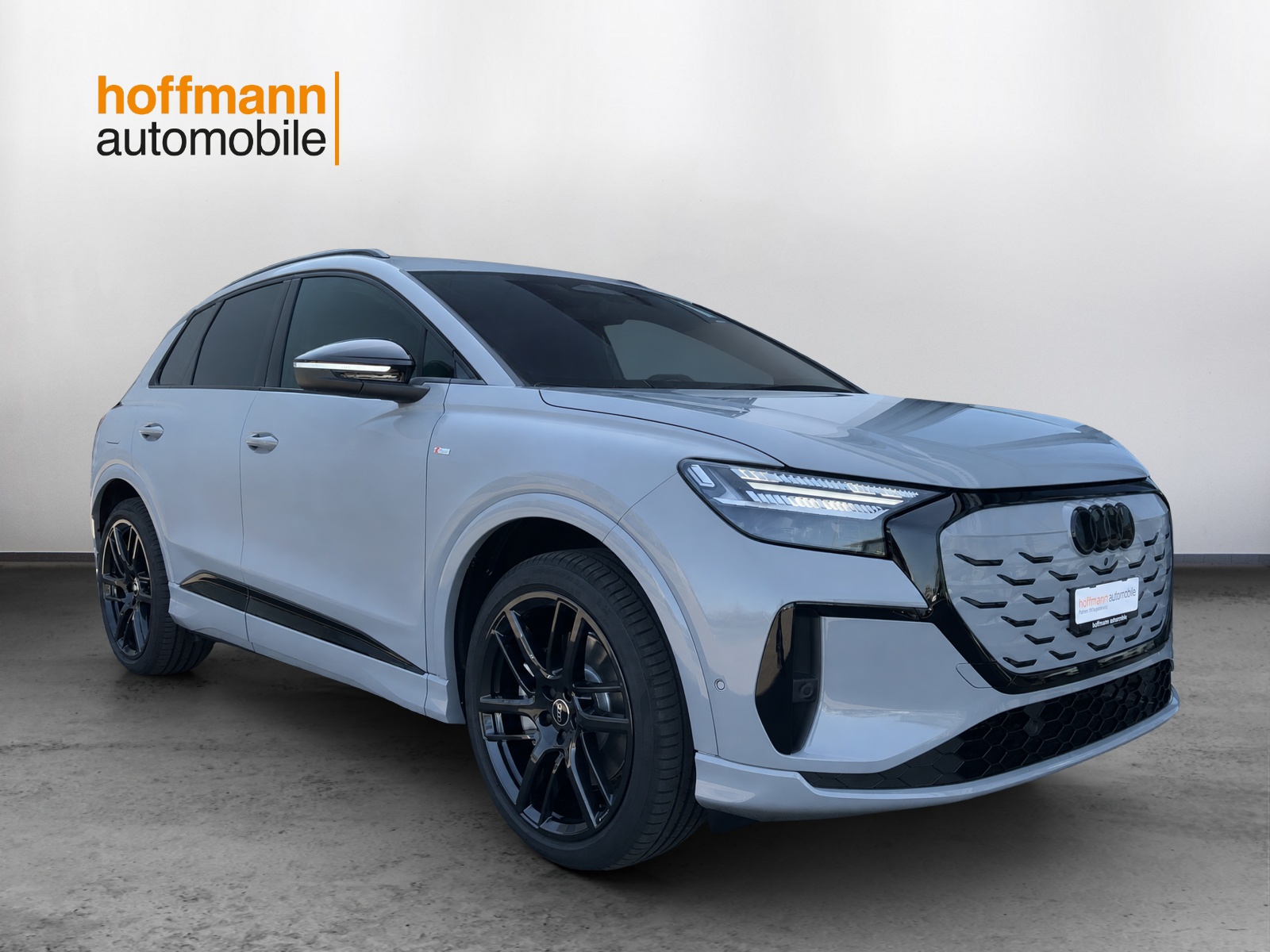 AUDI Q4 e-tron SUV quattro performance Swiss Ski-showroom-element-2