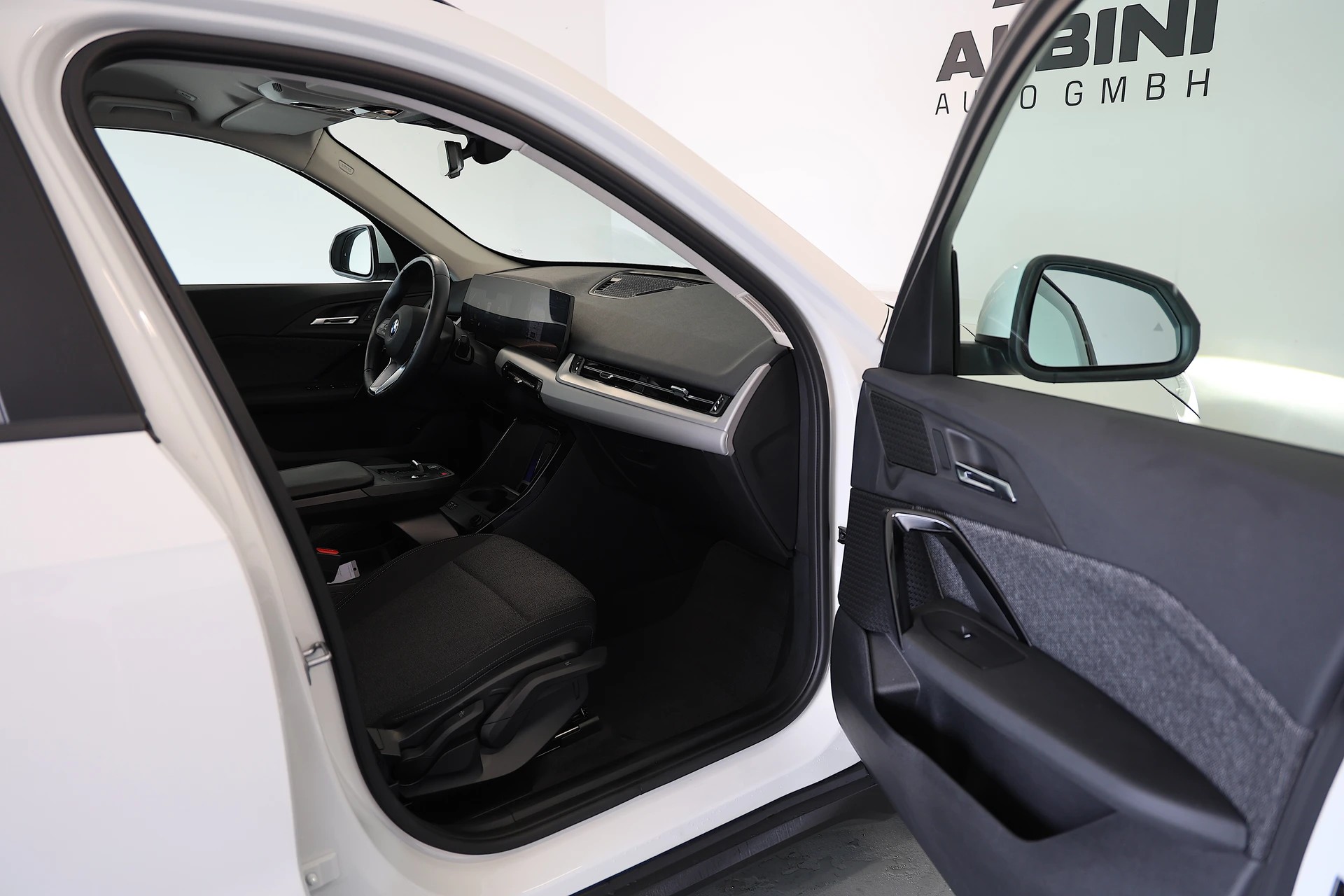 BMW X1 20d xDrive-image-10