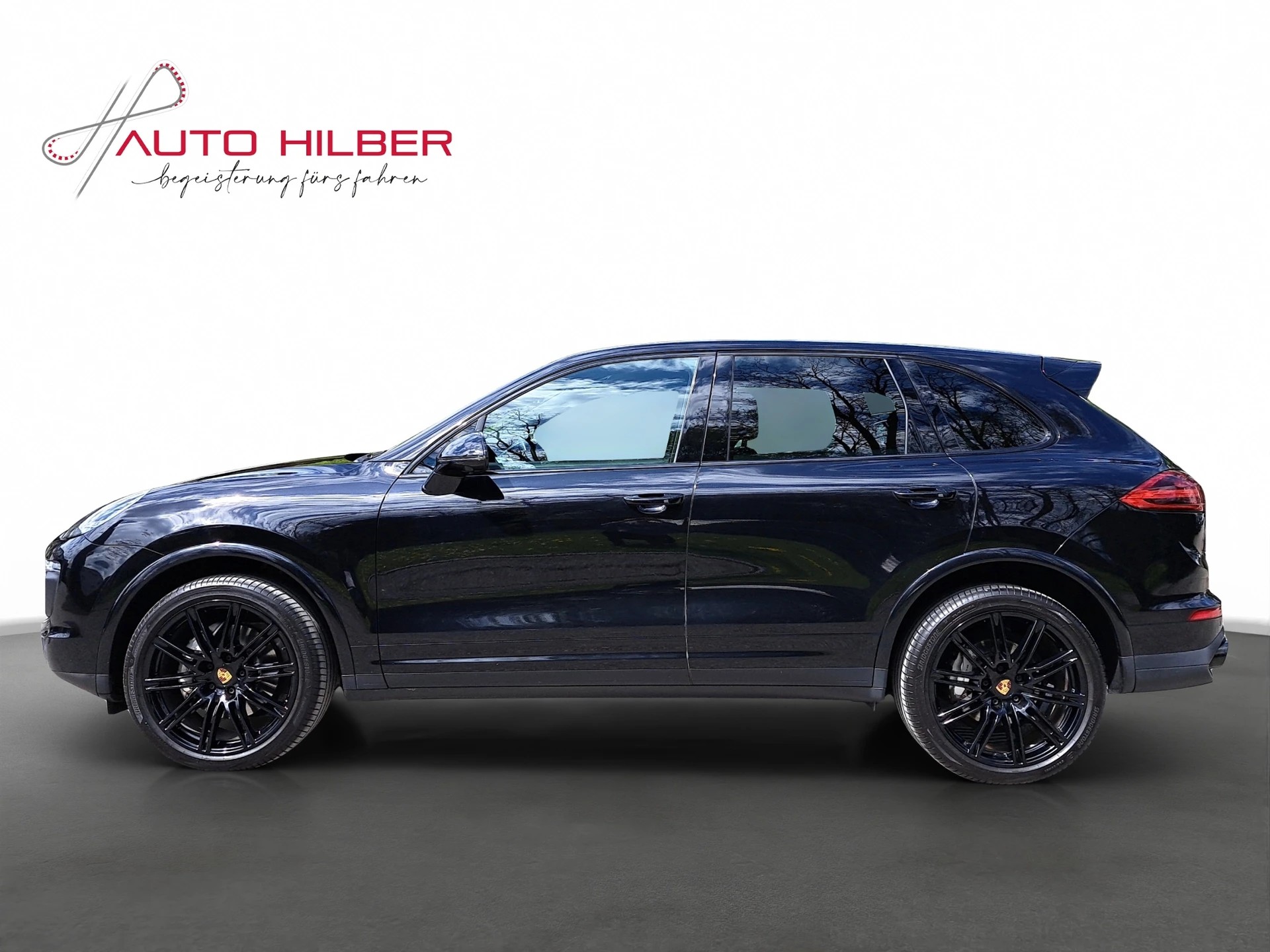 PORSCHE Cayenne S-showroom-element-2