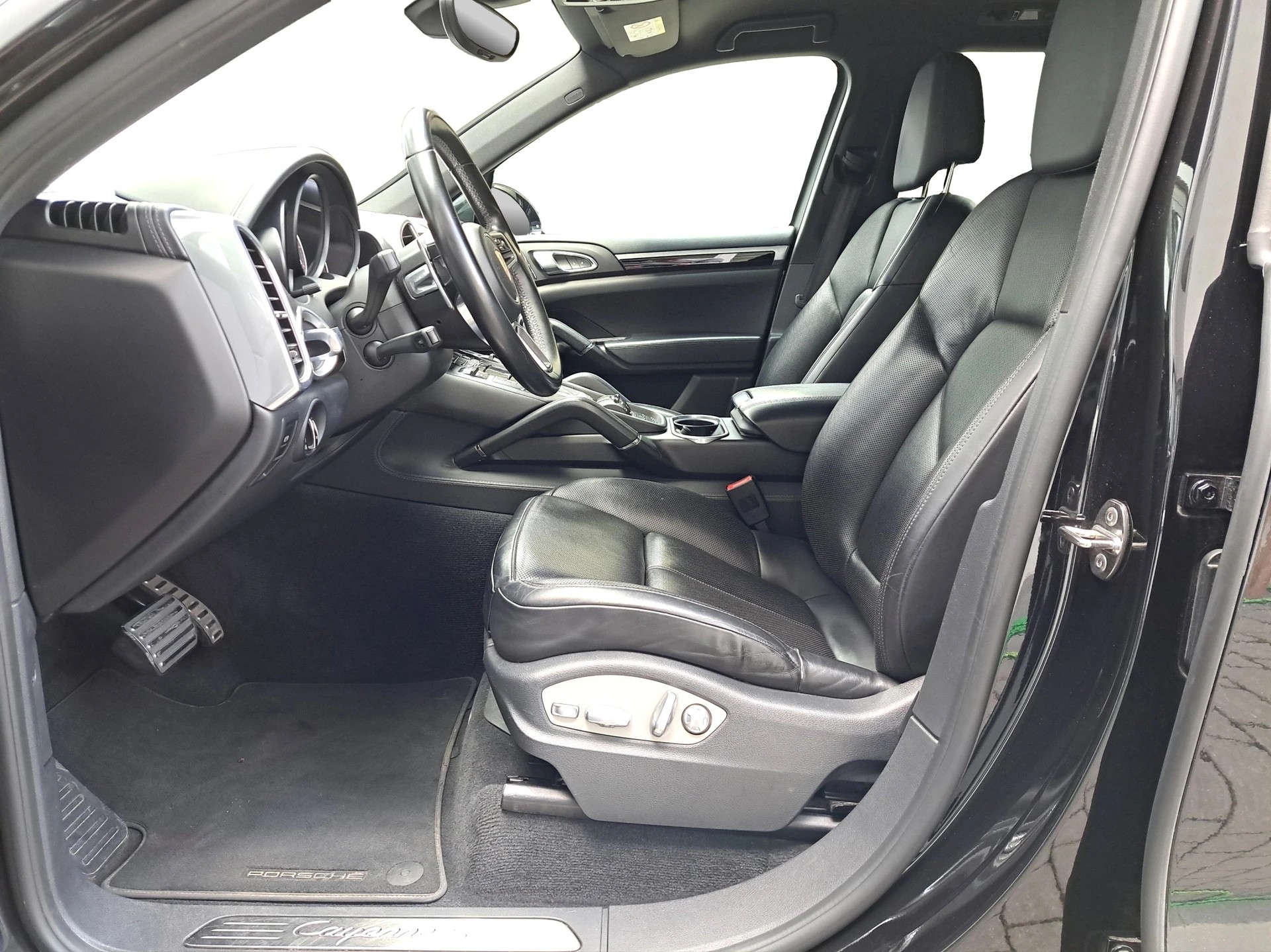 PORSCHE Cayenne S-image-7