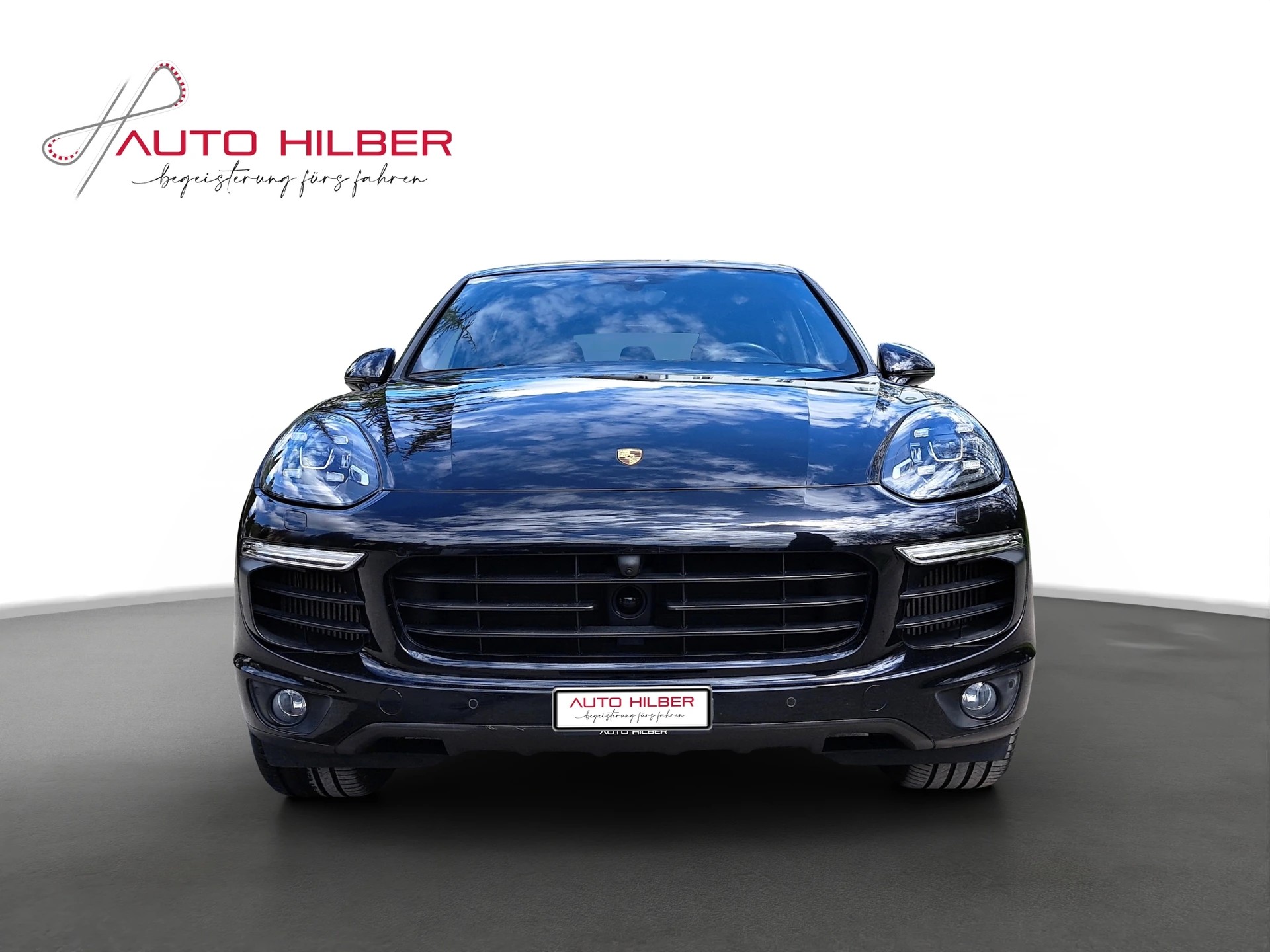PORSCHE Cayenne S-showroom-element-1