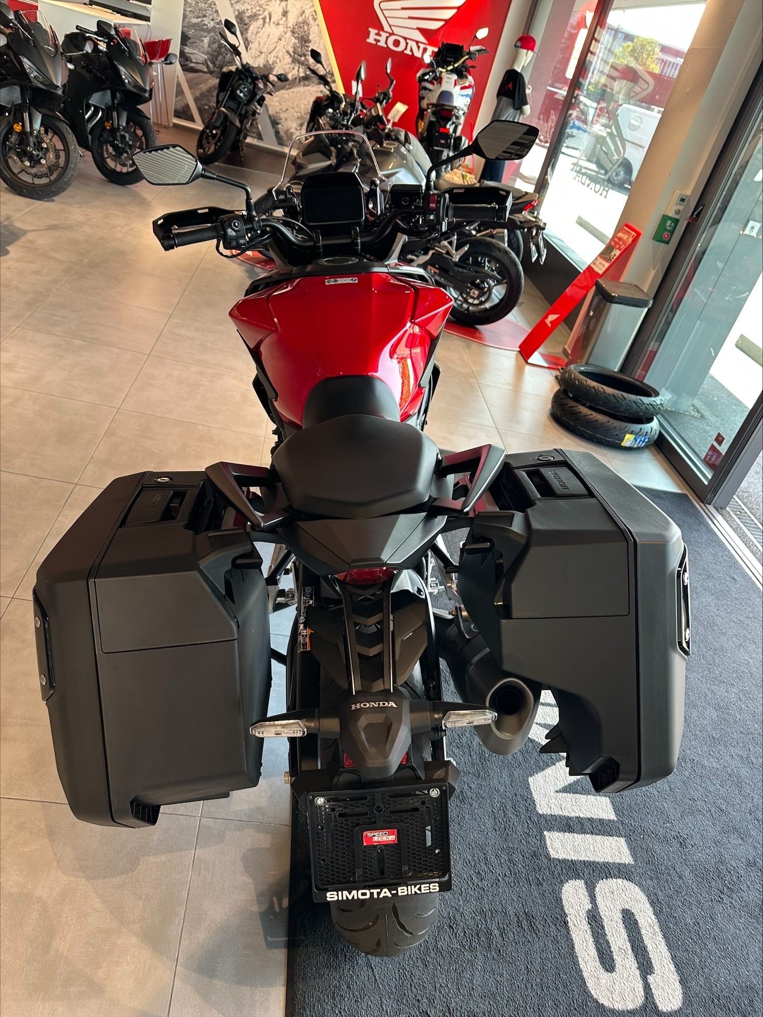 HONDA GT-showroom-element-1
