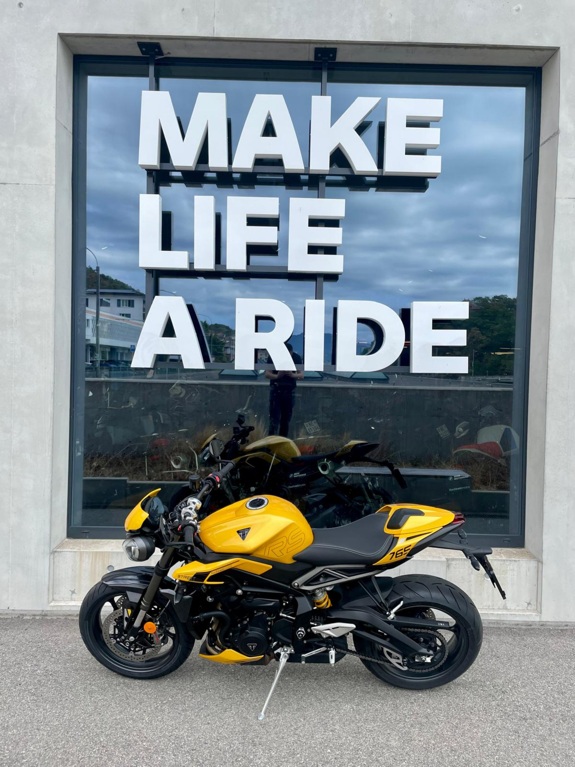 TRIUMPH Street Triple 765 RS-showroom-element-2