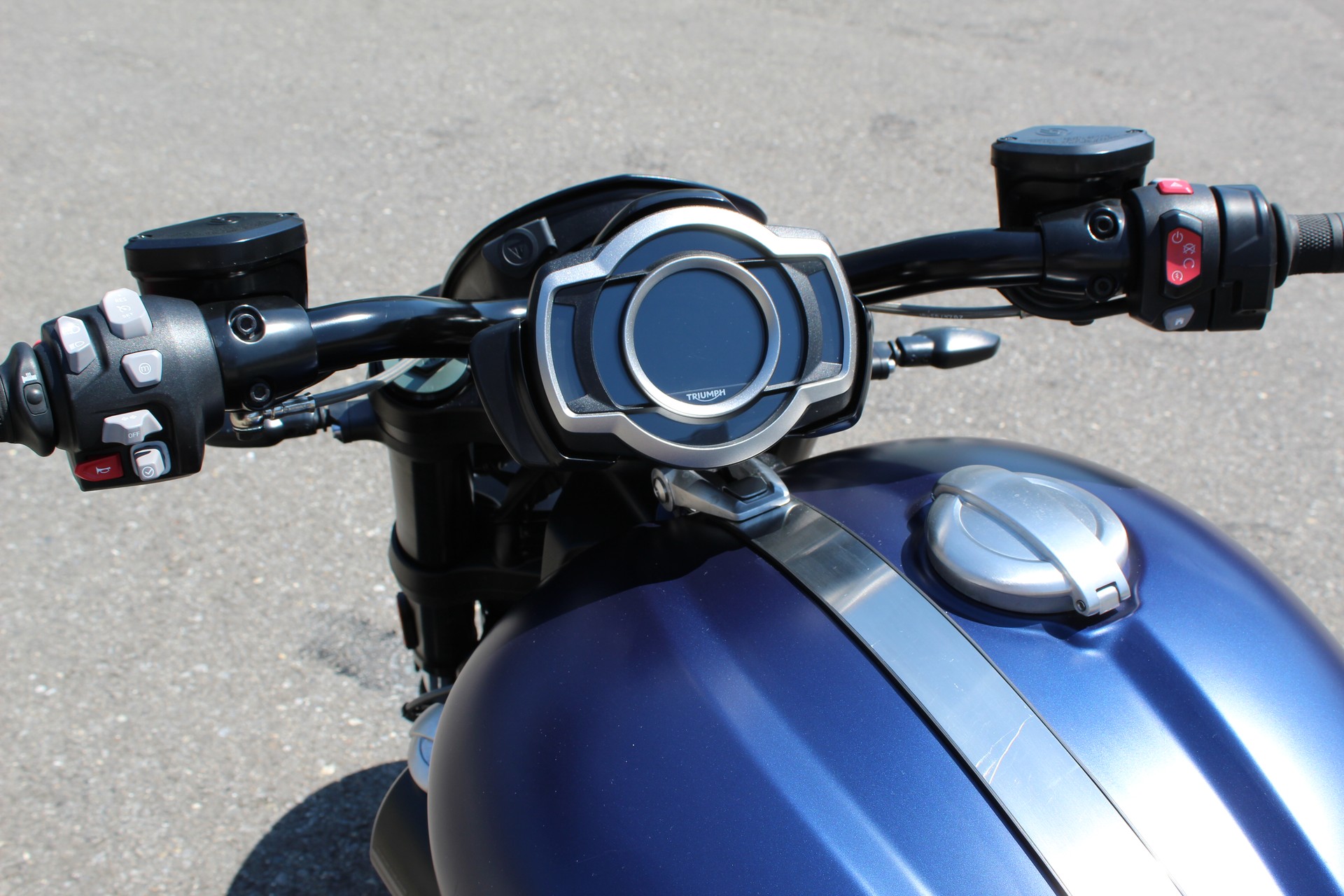 TRIUMPH Rocket 3 R Storm-image-7