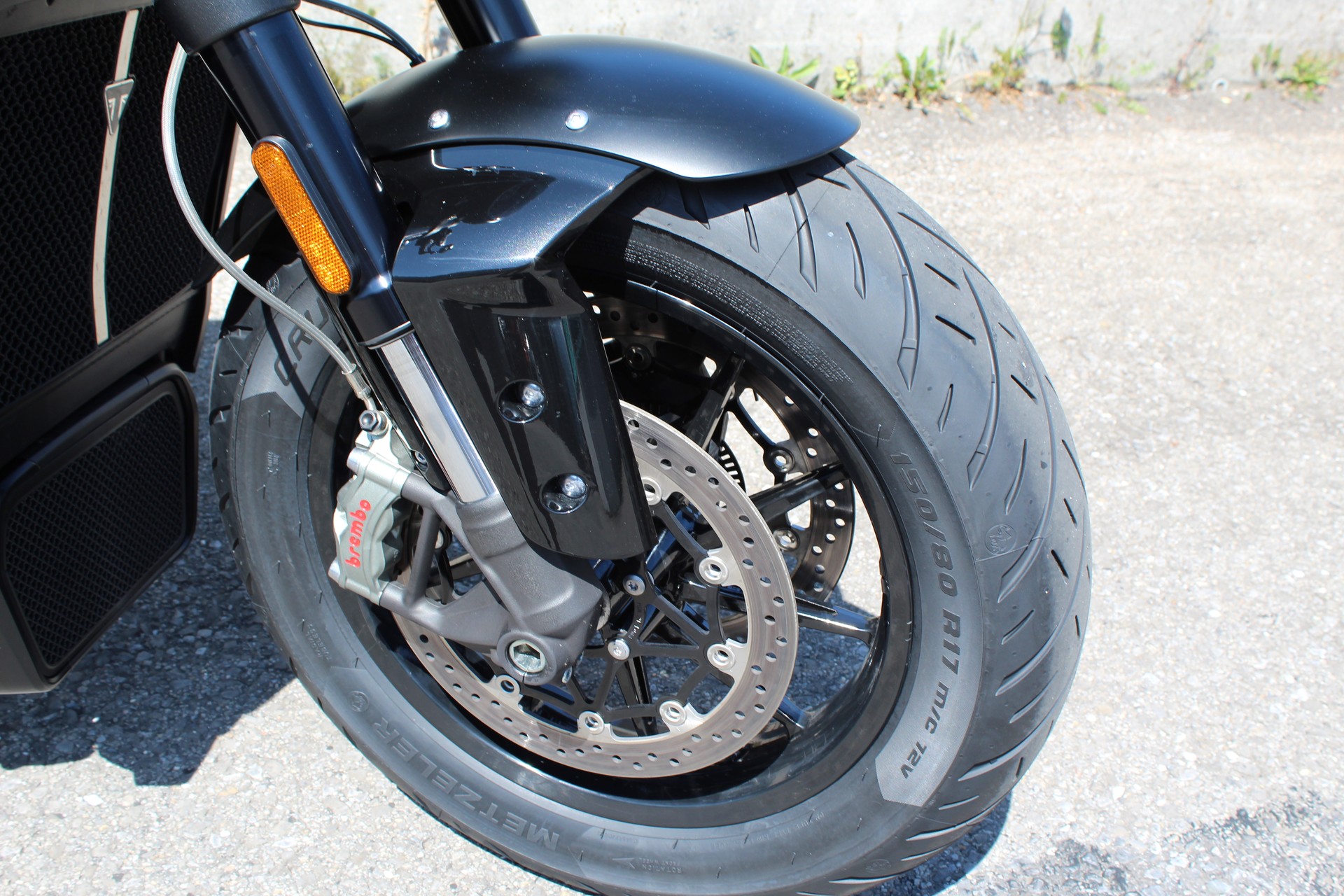 TRIUMPH Rocket 3 R Storm-showroom-element-3