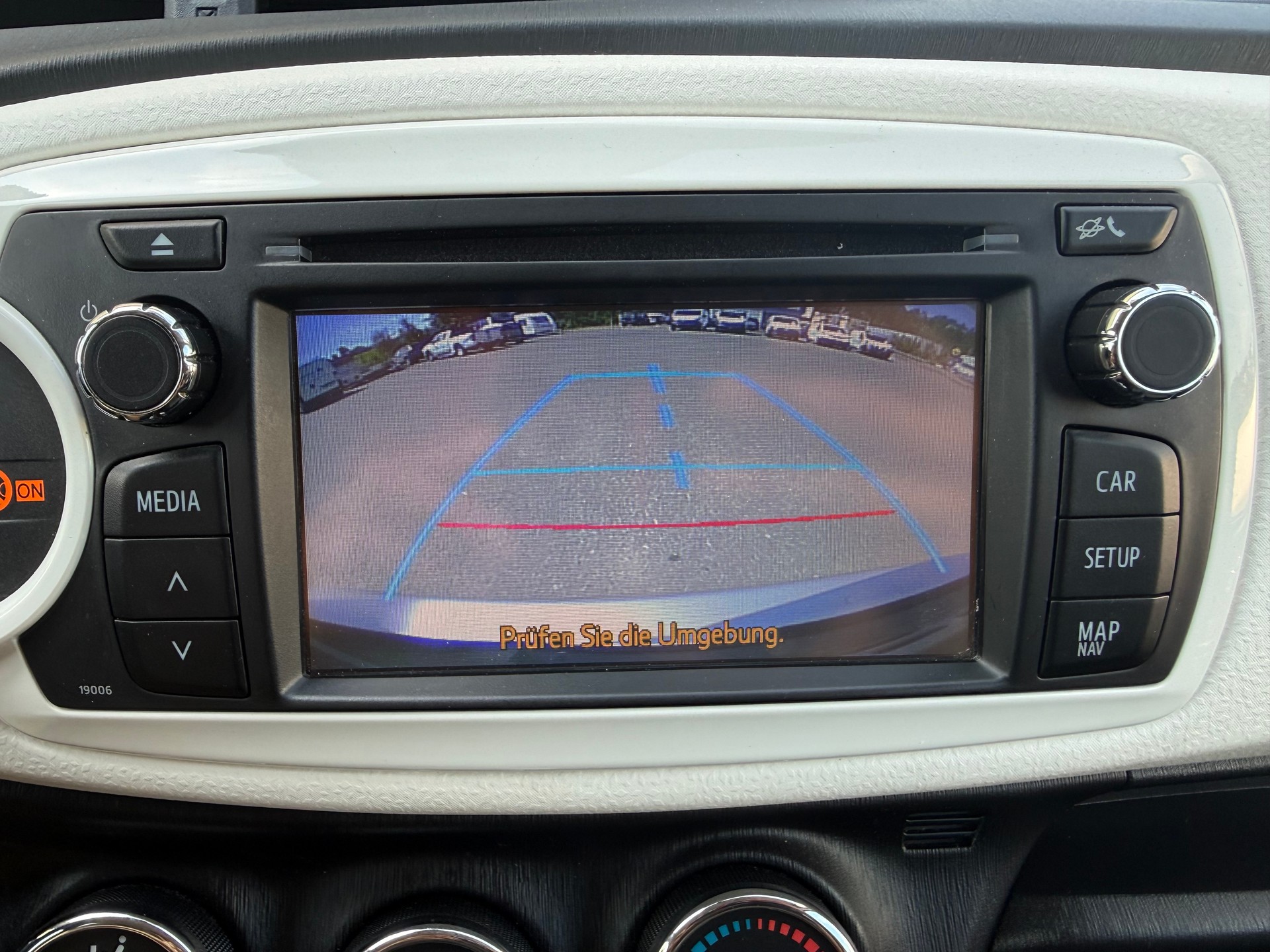 TOYOTA Yaris 1.33 Style Multidrive-image-17