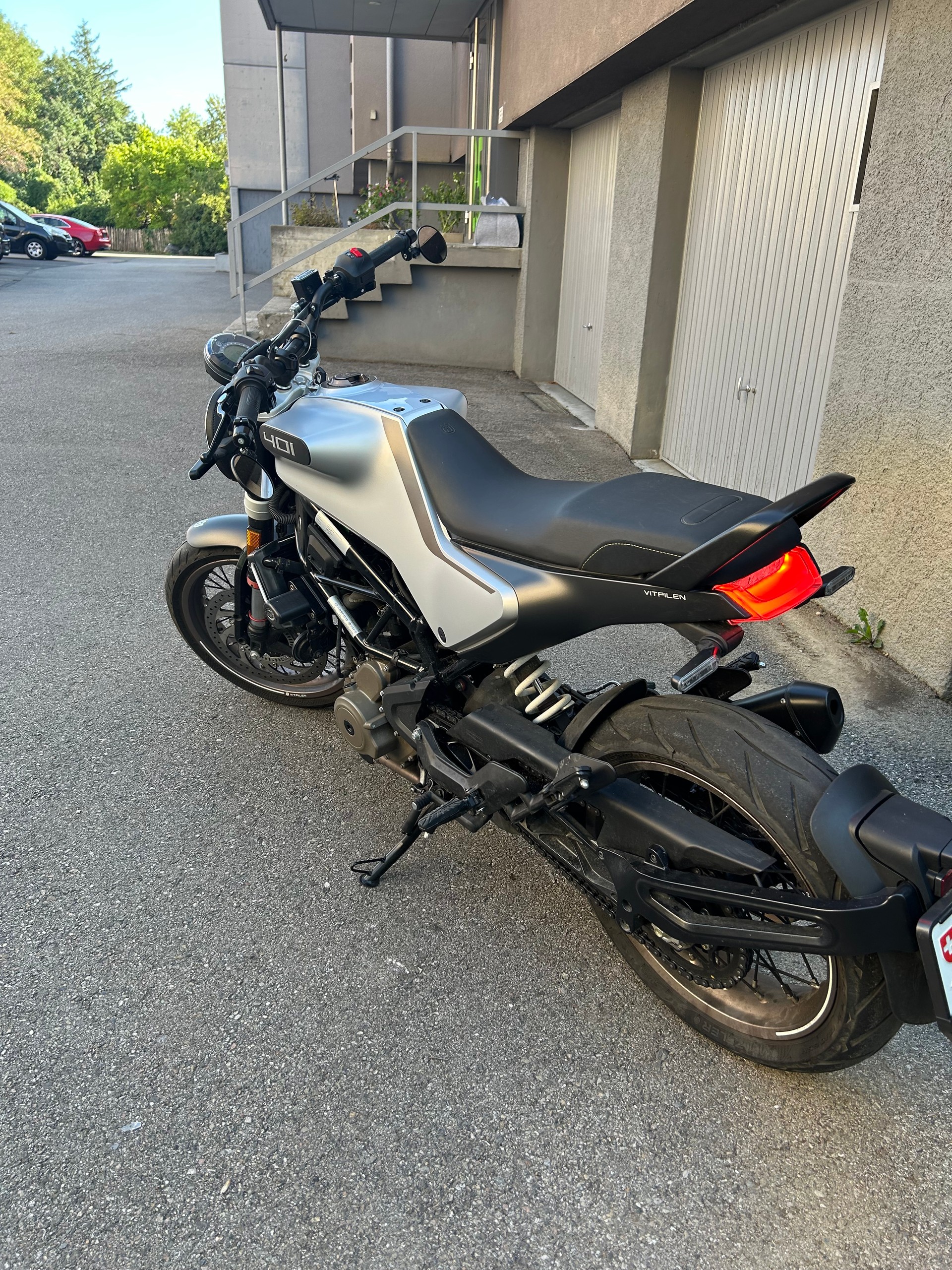 HUSQVARNA Vitpilen 401