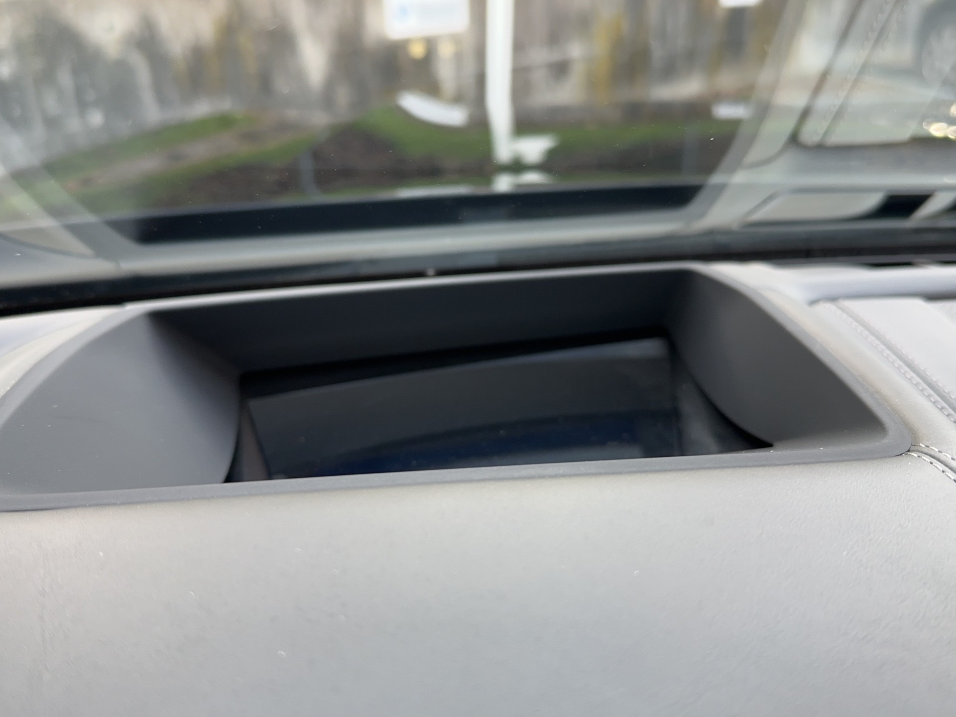 BMW M850i xDrive (CH) Individual Carbon-image-19