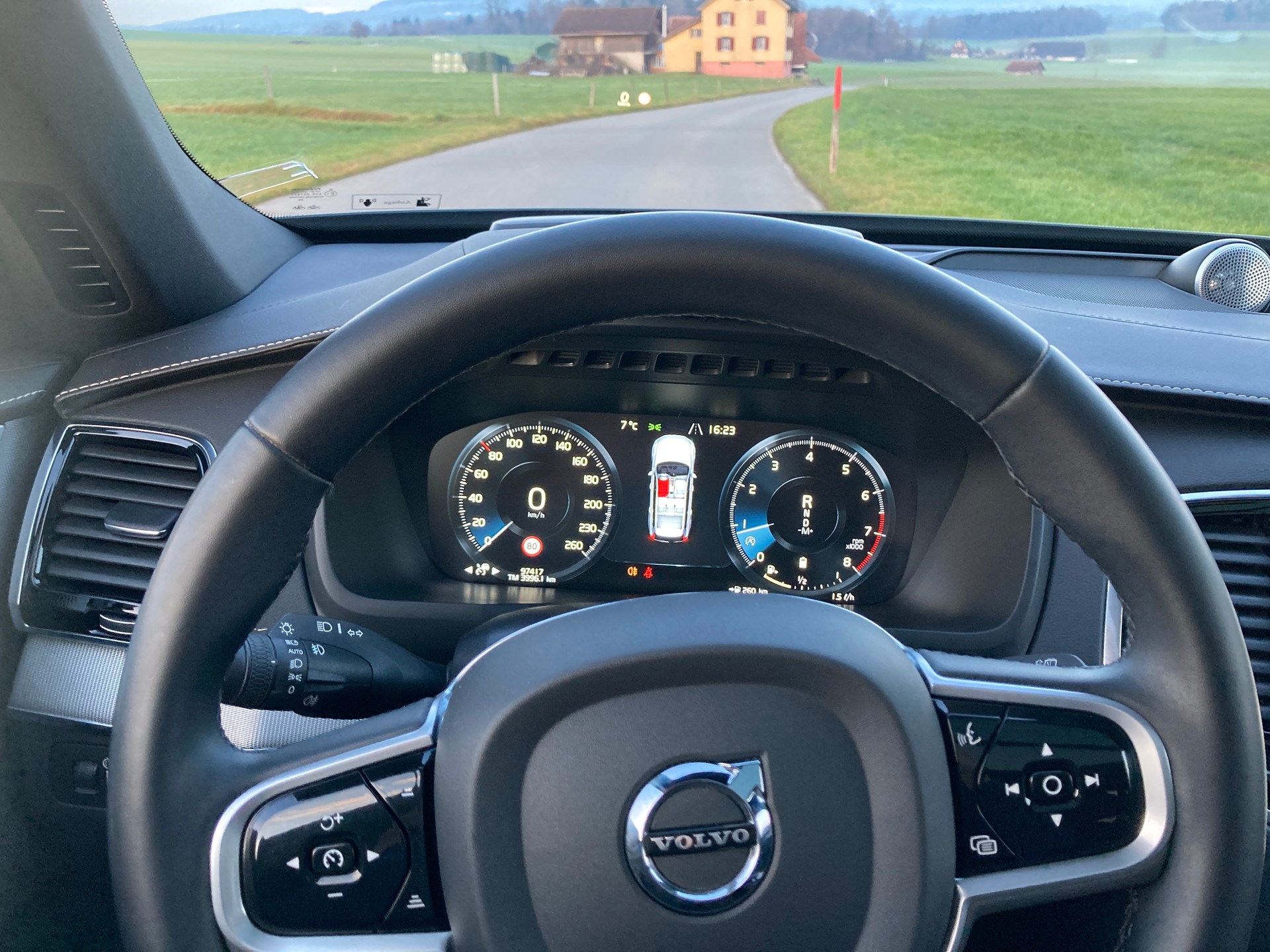VOLVO XC90 B5 Benzin Mild Hybrid AWD R-Design Geartronic-image-13