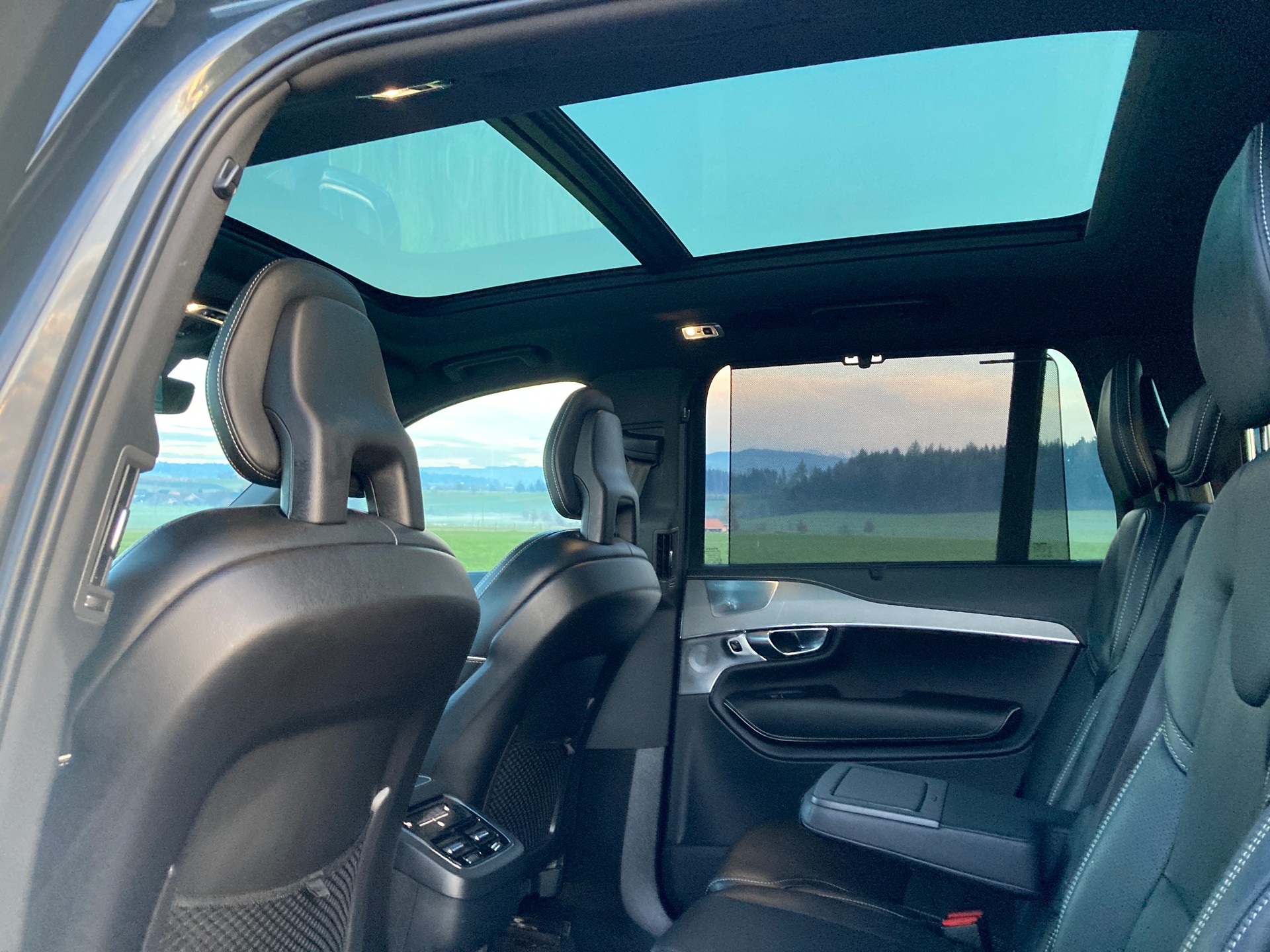 VOLVO XC90 B5 Benzin Mild Hybrid AWD R-Design Geartronic-image-8