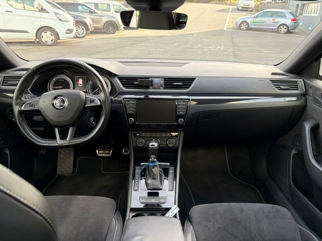 SKODA Superb Combi 2.0 TDI 190 SportLine 4x4 DSG-image-11