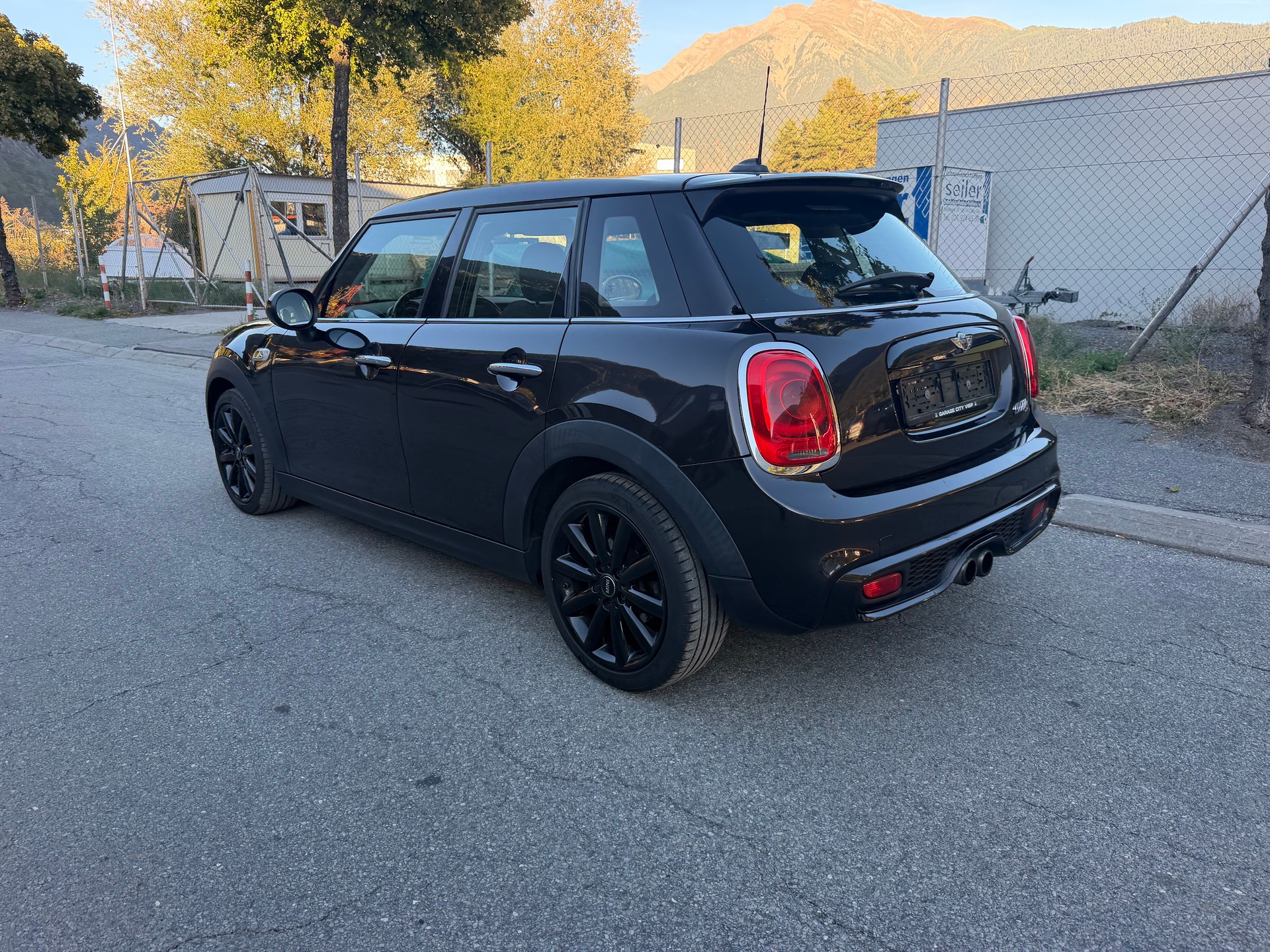 MINI Cooper S-showroom-element-2