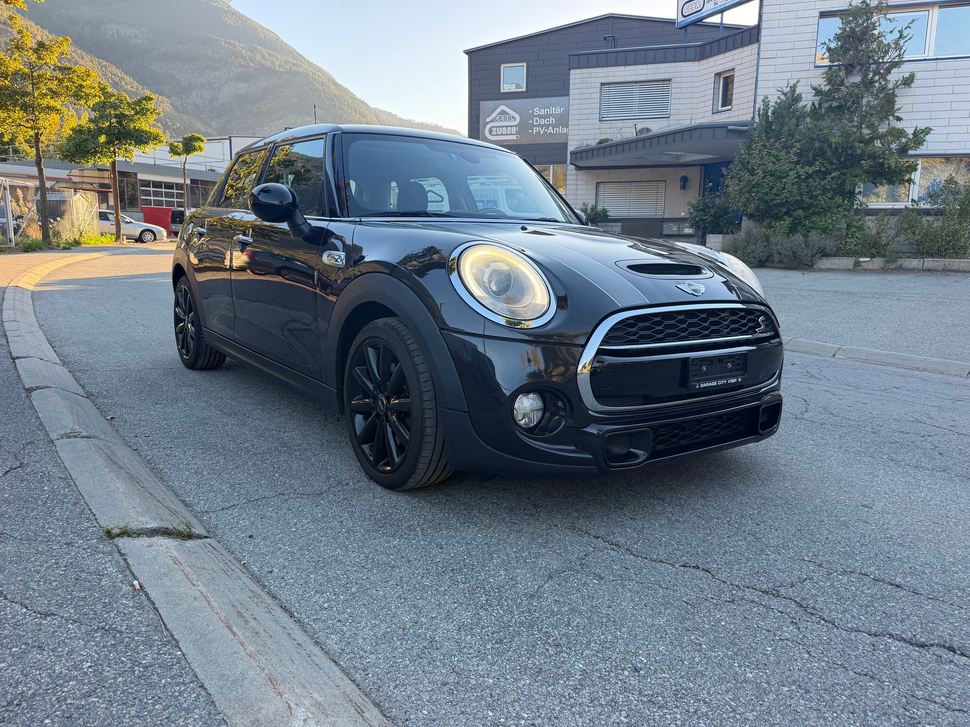 MINI Cooper S-showroom-element-3
