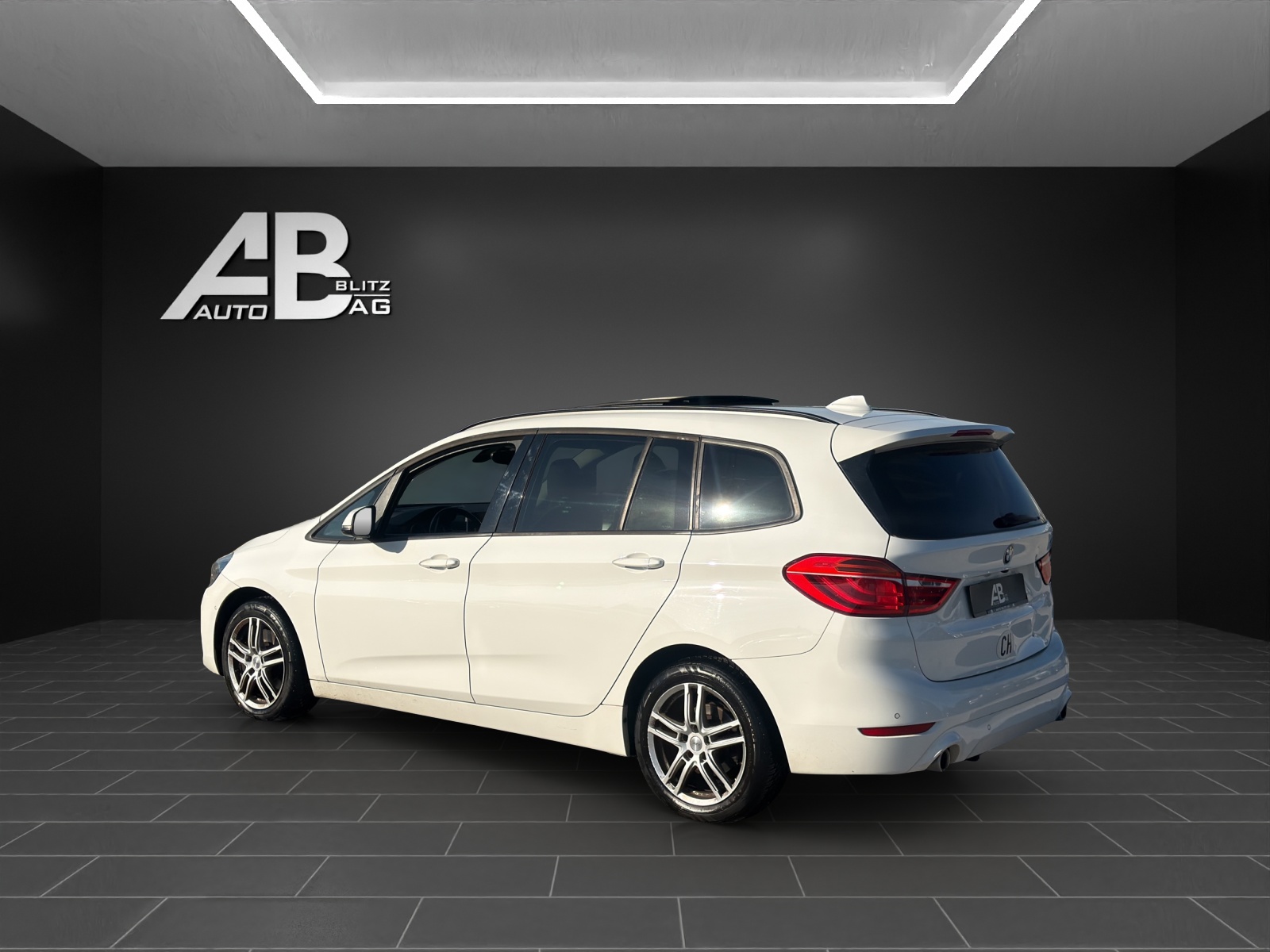 BMW 218d xDrive Gran Tourer Steptronic Travel Edition-showroom-element-2