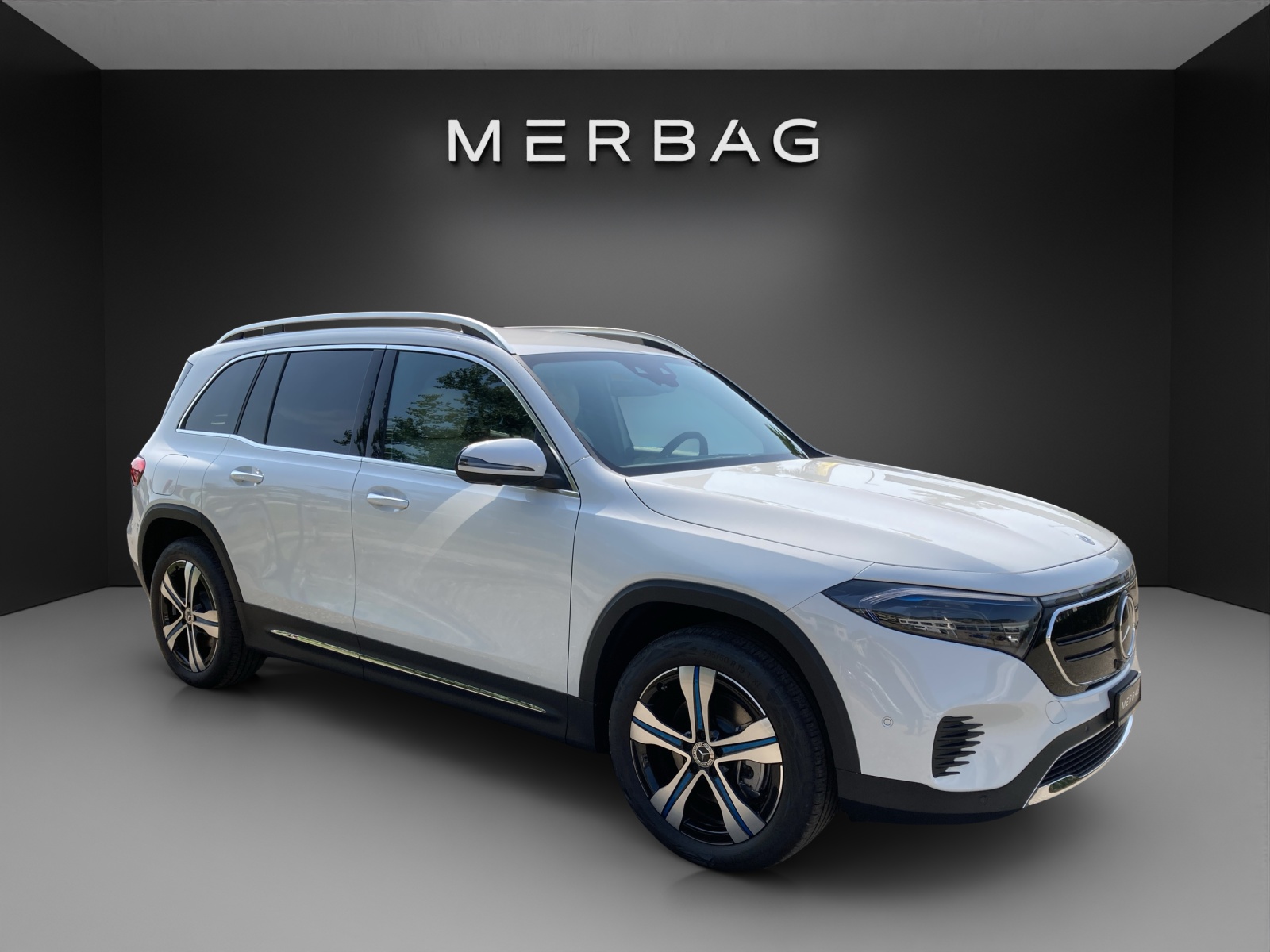 MERCEDES-BENZ EQB 300 4Matic Swiss Star-image-5